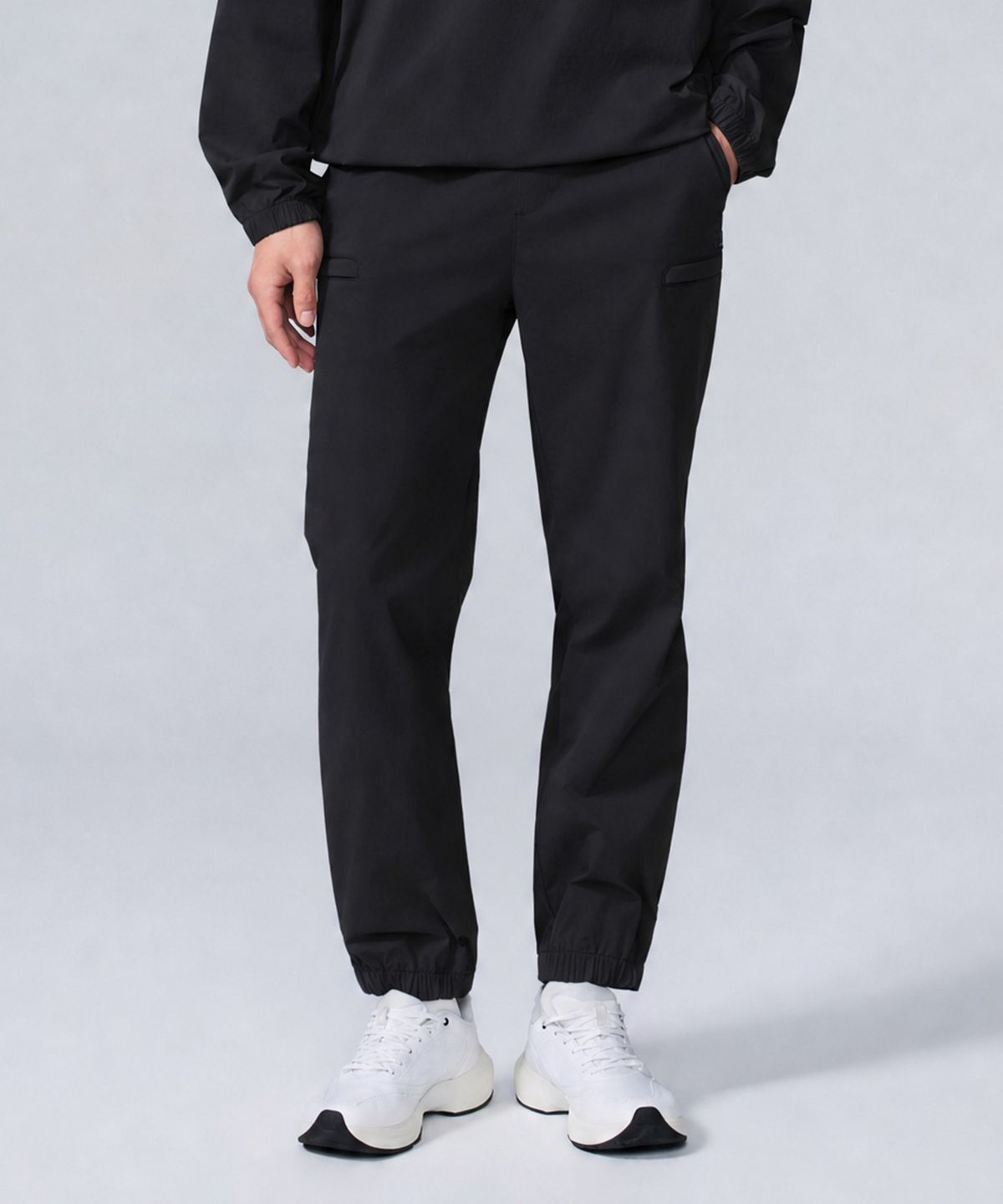 디스커버리 익스페디션(DISCOVERY EXPEDITION) 남성 내추럴 우븐 조거 팬츠(SET-UP) (BLACK)