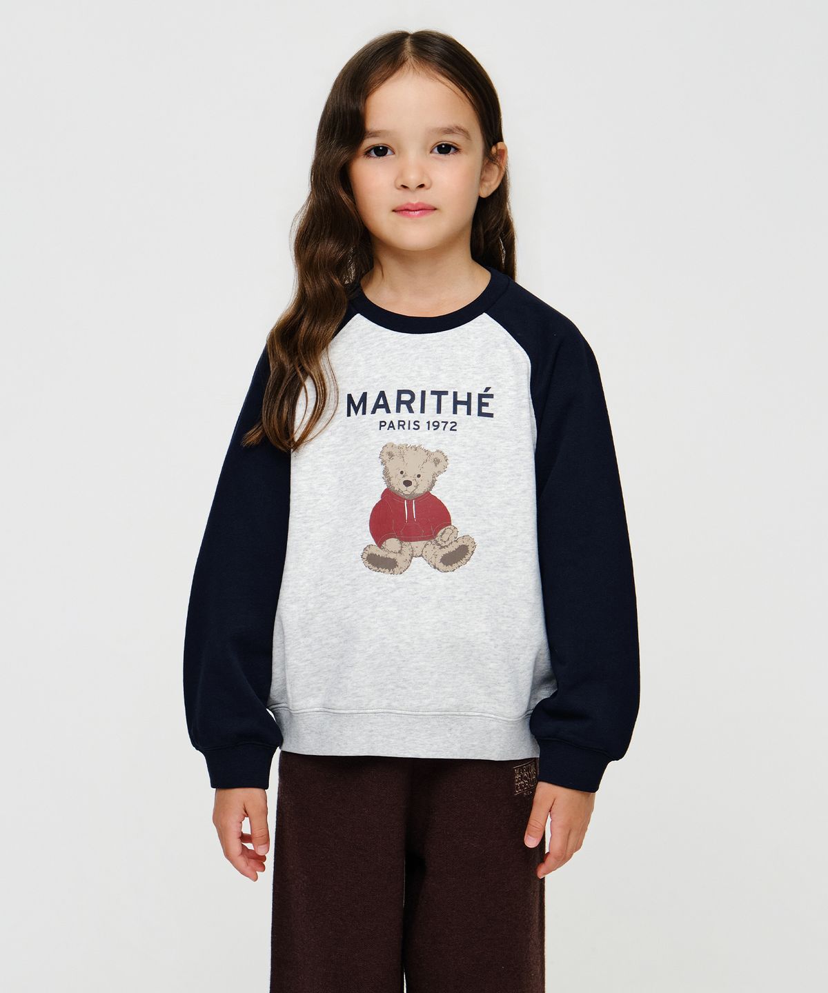 마리떼 키즈(MARITHÉ KIDS) KIDS RAGLAN BEAR GRAPHIC SWEATSHIRT navy