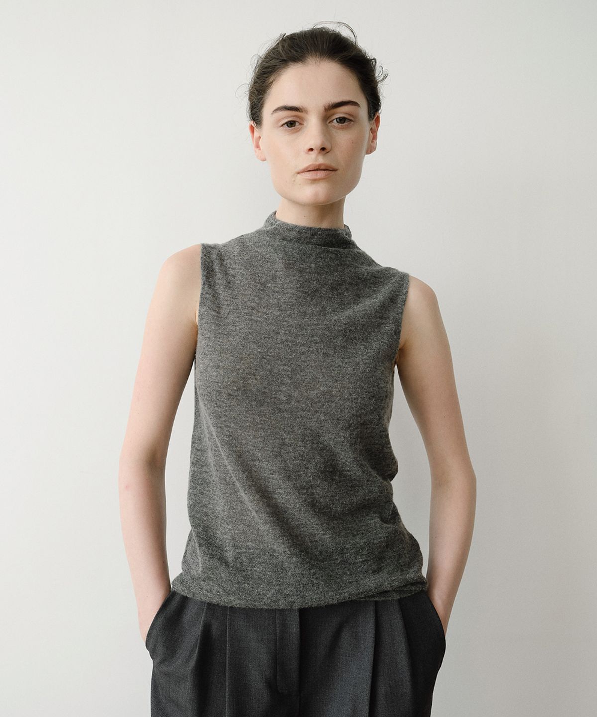 이아(EAAH) BABY ALPACA MOCK NECK KNIT TOP (GREY)