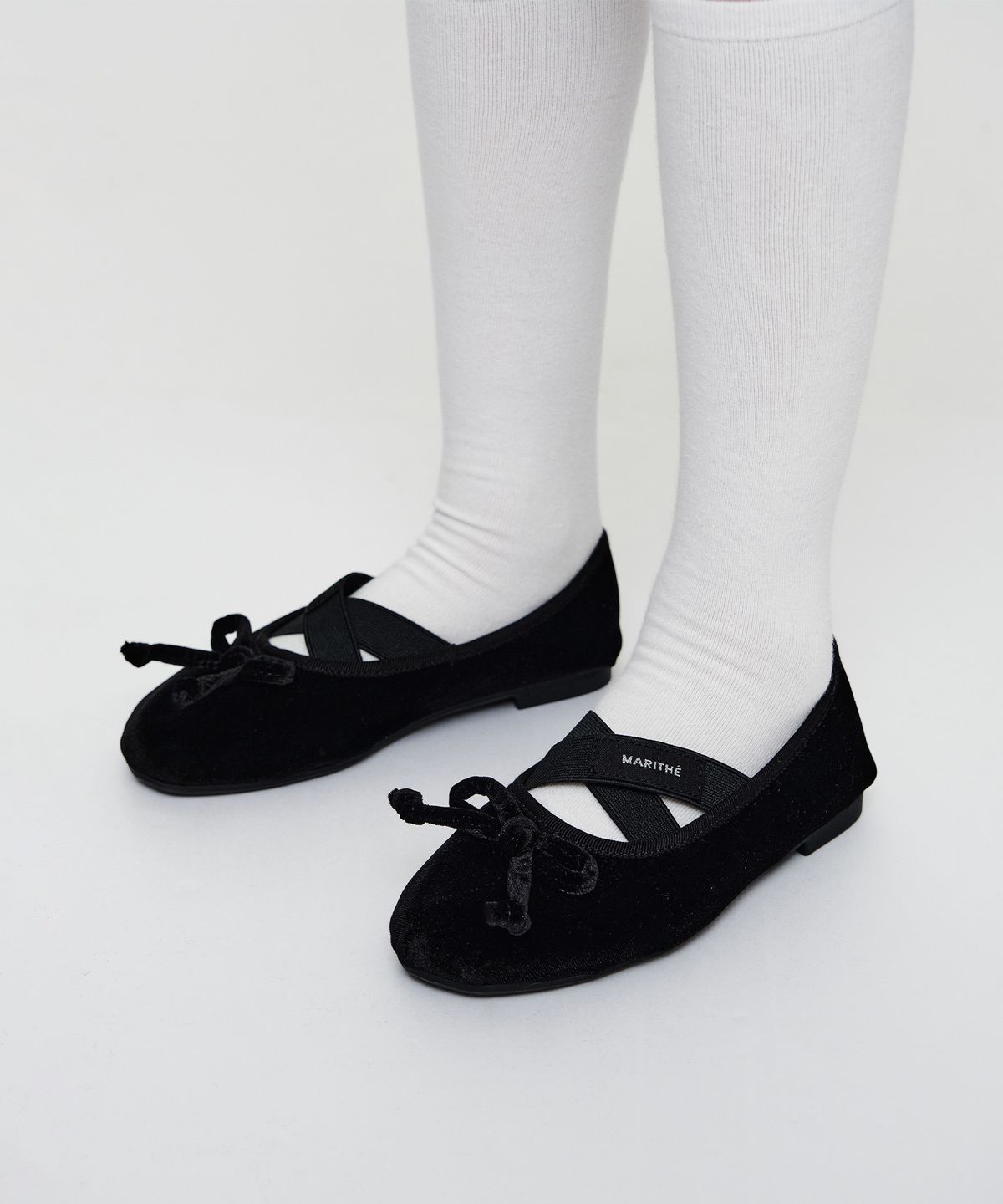 마리떼 키즈(MARITHÉ KIDS) KIDS W CROSS BANDING VELVET FLAT SHOES black