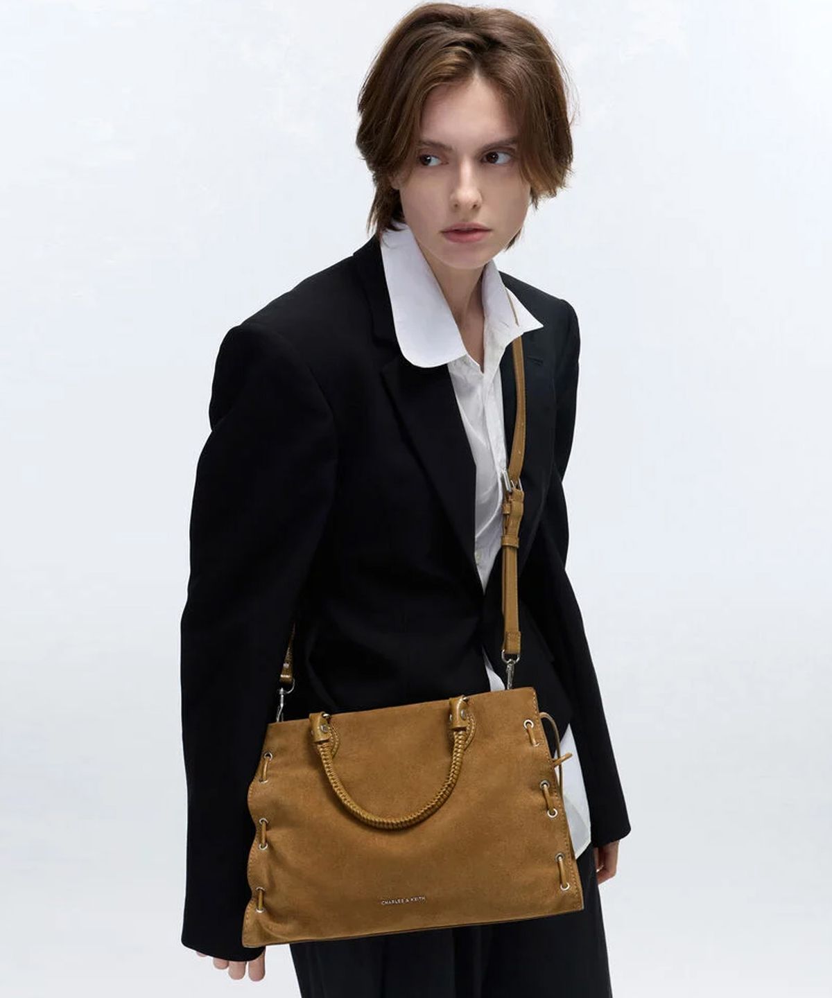 찰스앤키스(CHARLES & KEITH) 라지 나일라 그로밋 레이스업 토트백 사하라 샌드 CK2-30782917-1