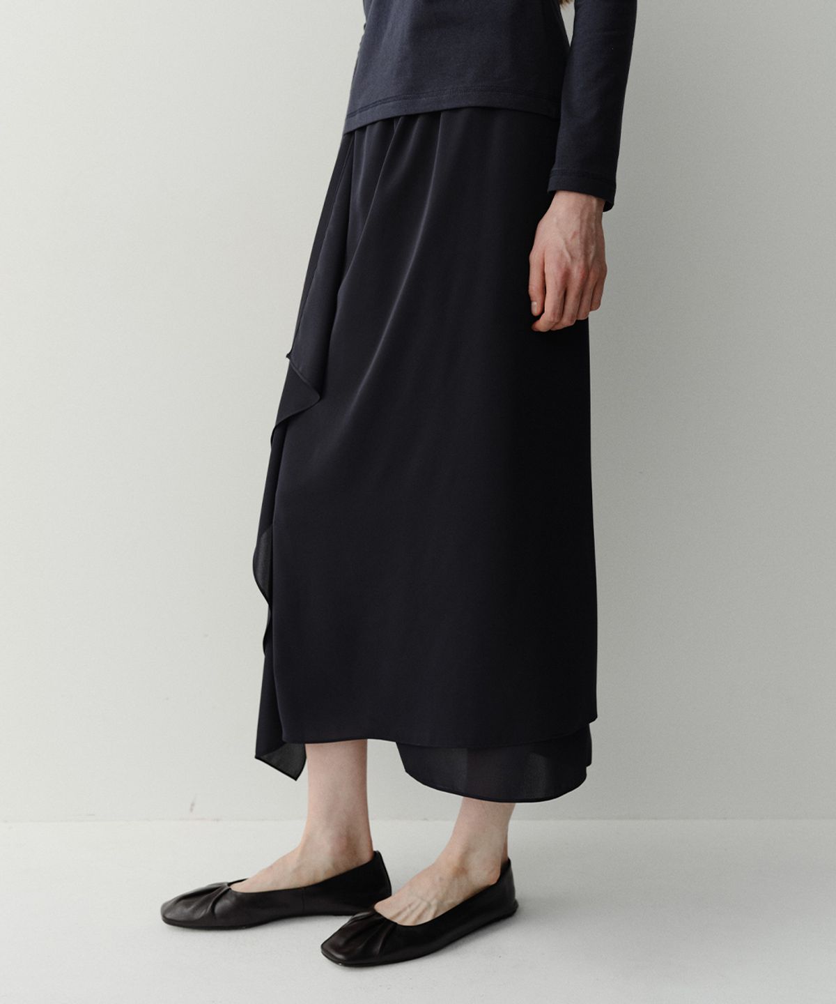 이아(EAAH) DRAPE WRAP BANDING SKIRT (NAVY)