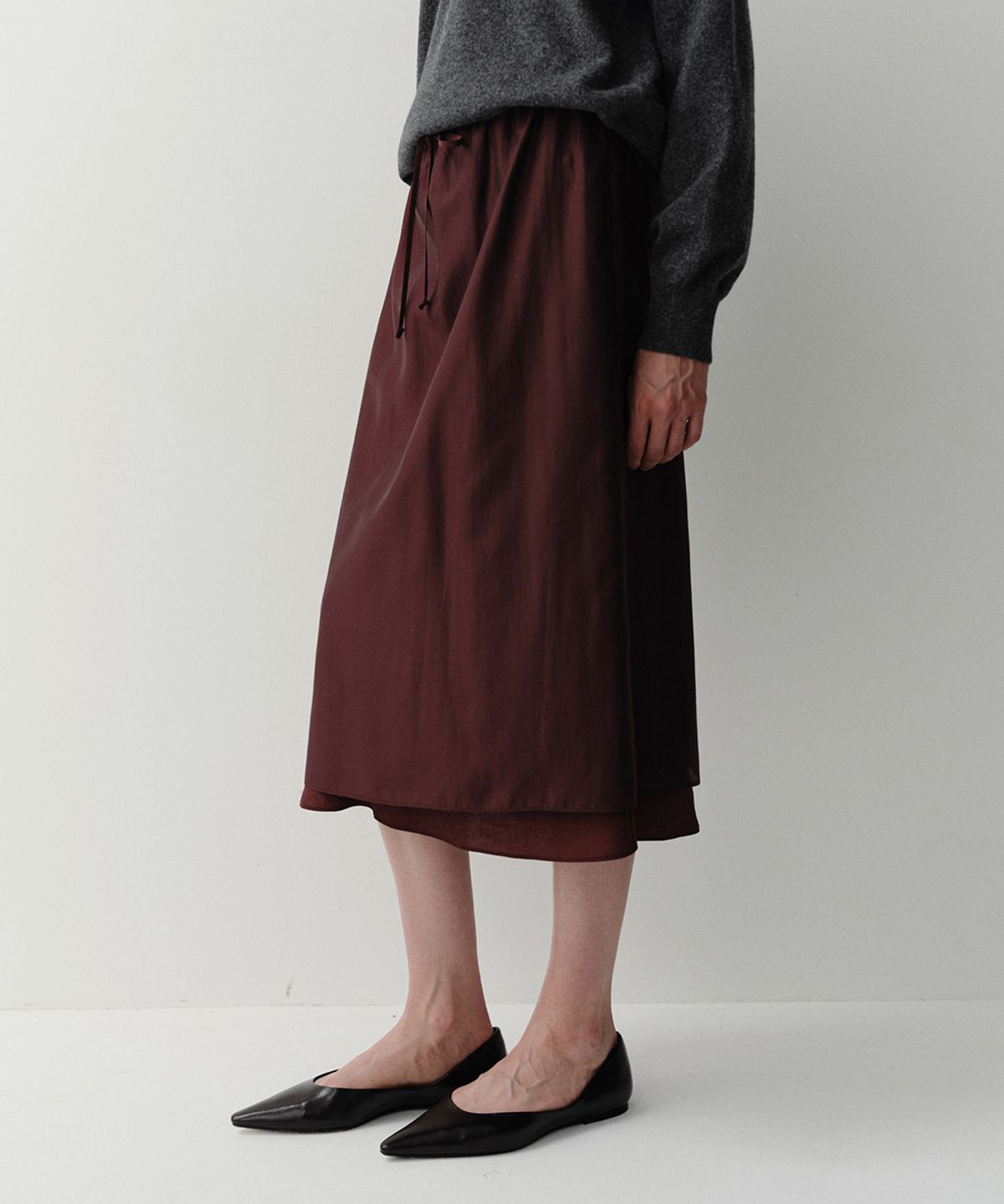 이아(EAAH) SHEER LAYERED BANDING SKIRT (BURGUNDY)