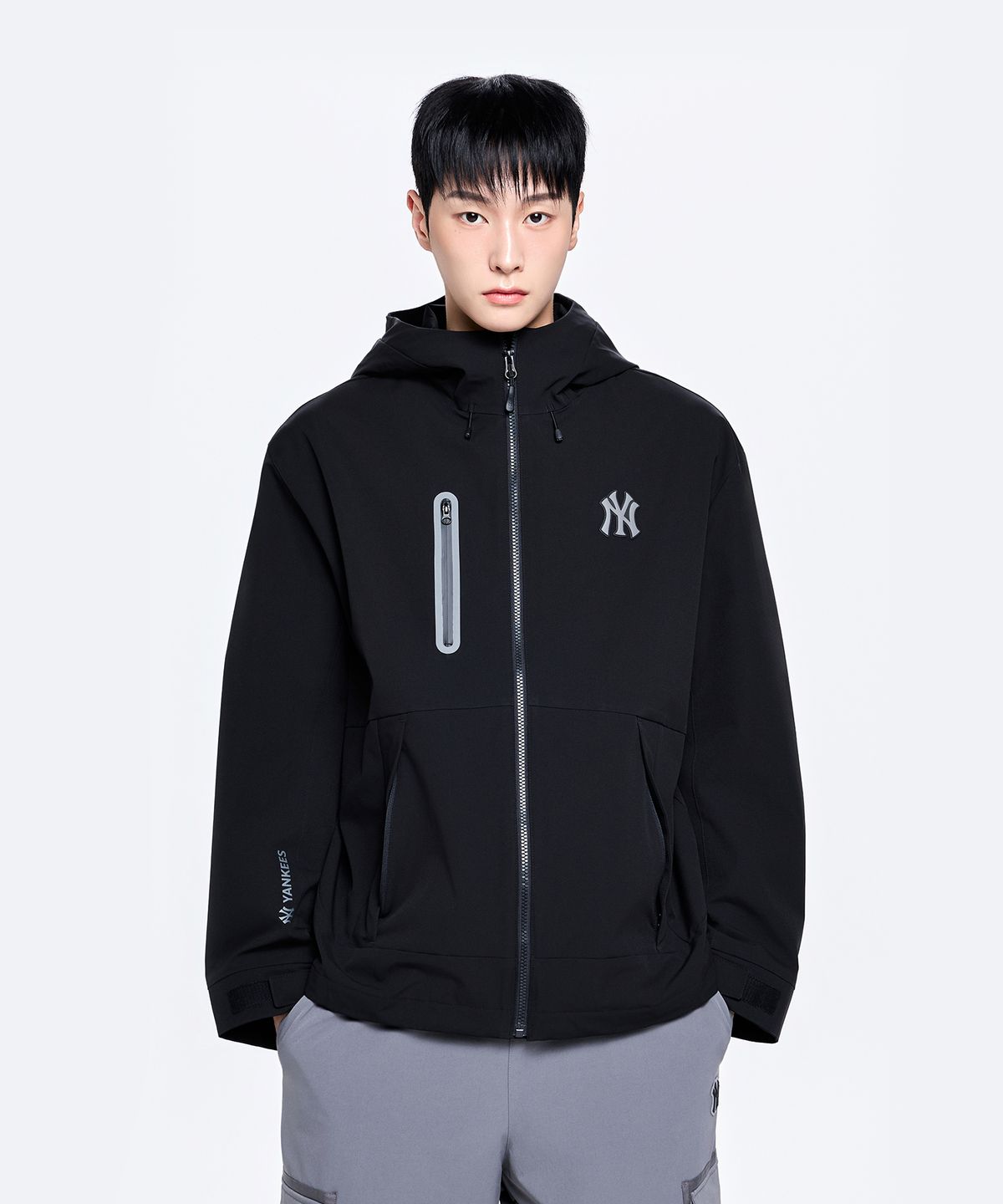 엠엘비(MLB) 고프코어 메가로고 2L 커브 바람막이 NY (Black)