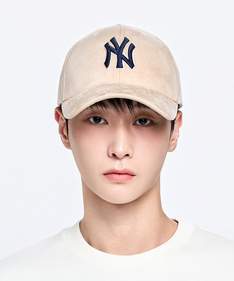 베이직 컬러 스웨이드 스트럭쳐 볼캡 NY (Beige)