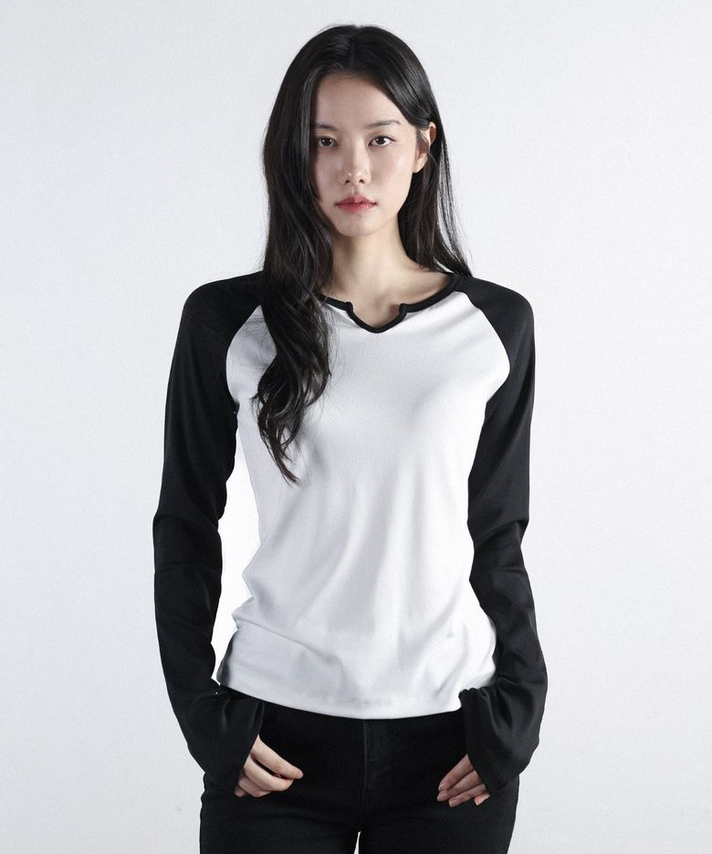 슬릿넥 레글런 롱슬리브 화이트
