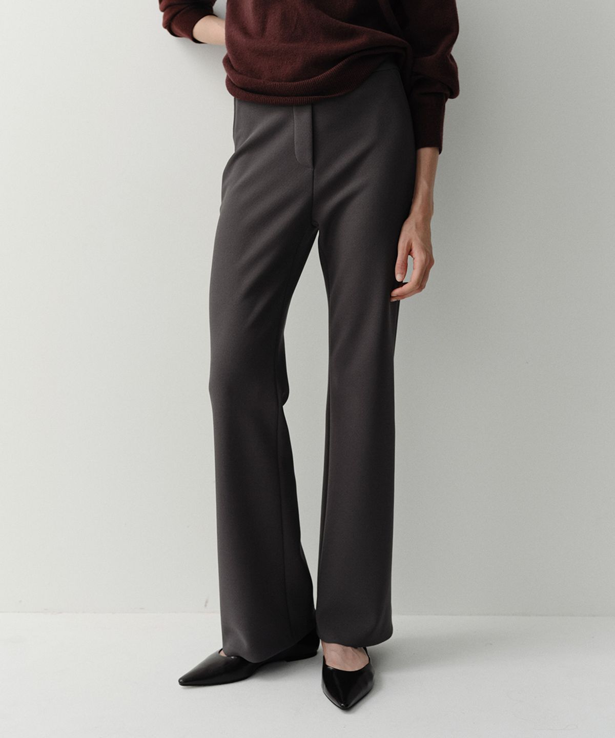 이아(EAAH) NELL STRETCH FLARE PANTS (TAUPE)