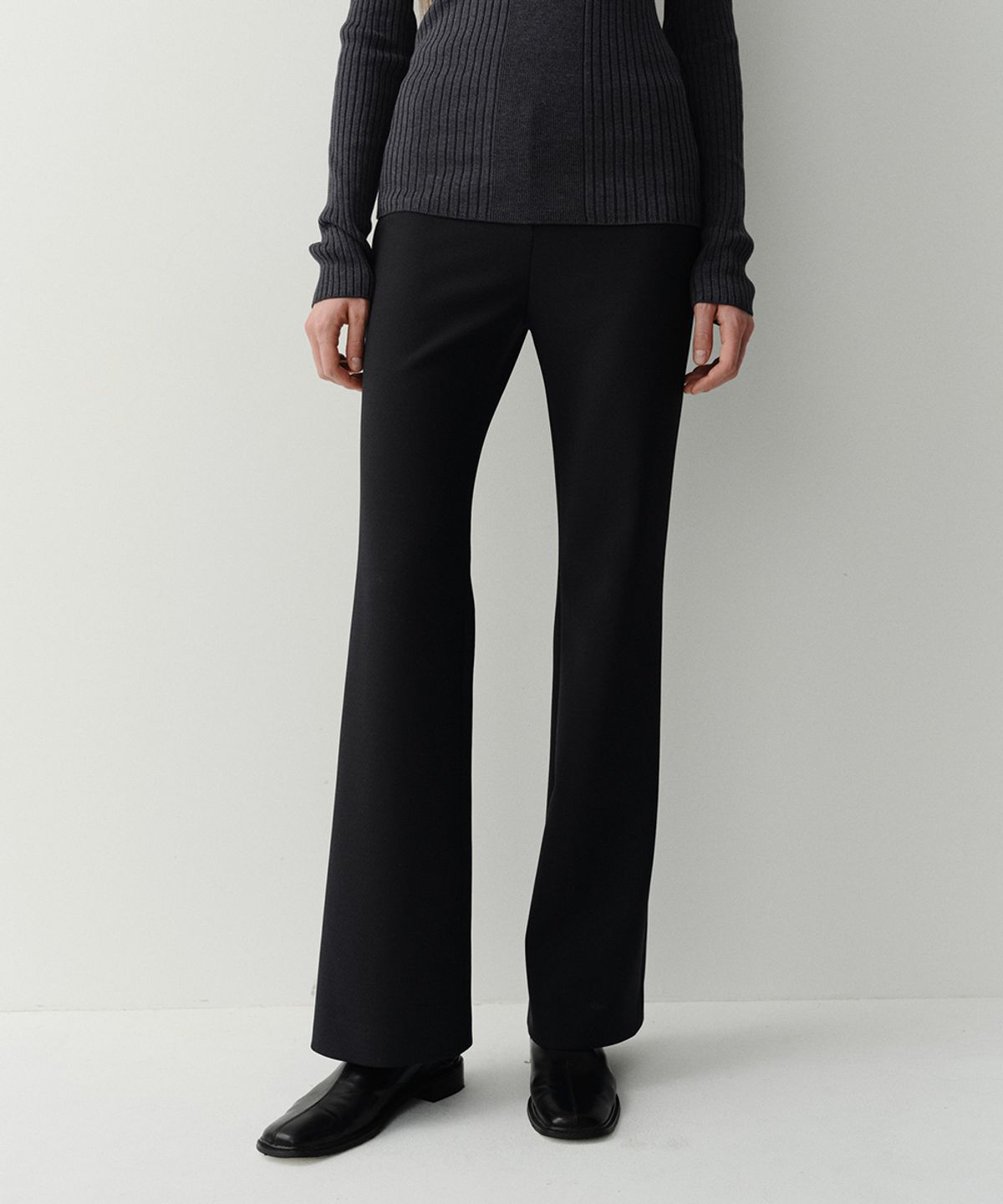 이아(EAAH) NELL STRETCH FLARE PANTS (BLACK)