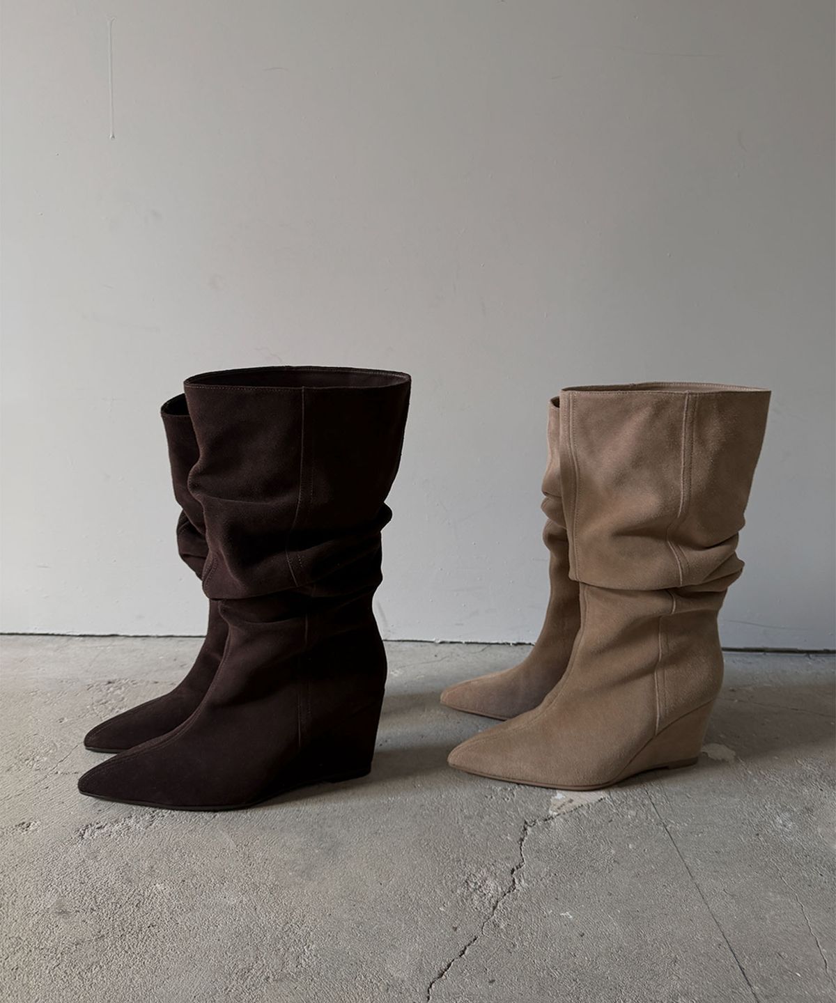 이크닉(IHCNIK) 309 fade wedge boots / beige
