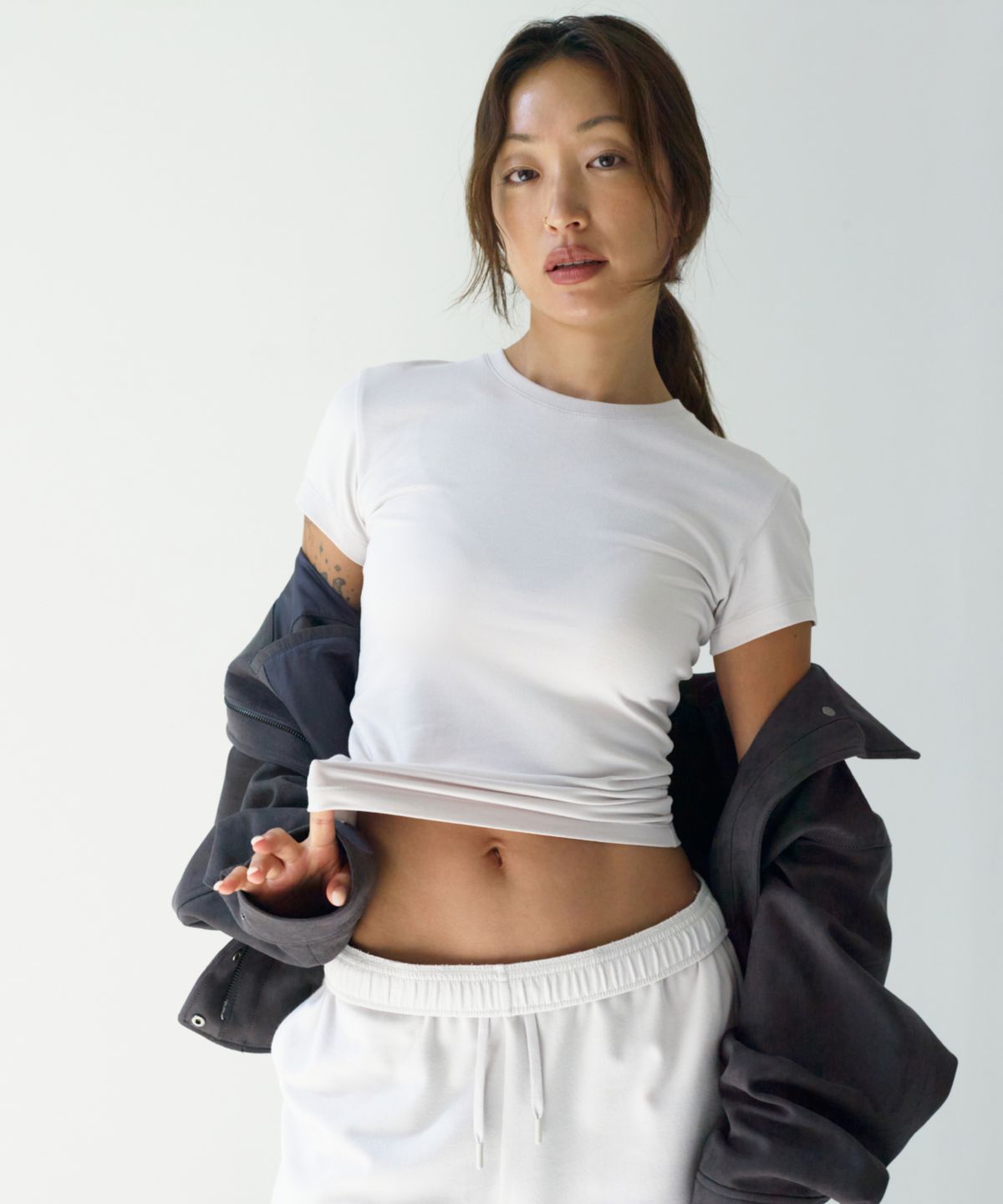 무신사 스탠다드 우먼(MUSINSA STANDARD WOMAN) [리커버리] 우먼즈 슬림 핏 반소매 티셔츠 [더스티 크림]