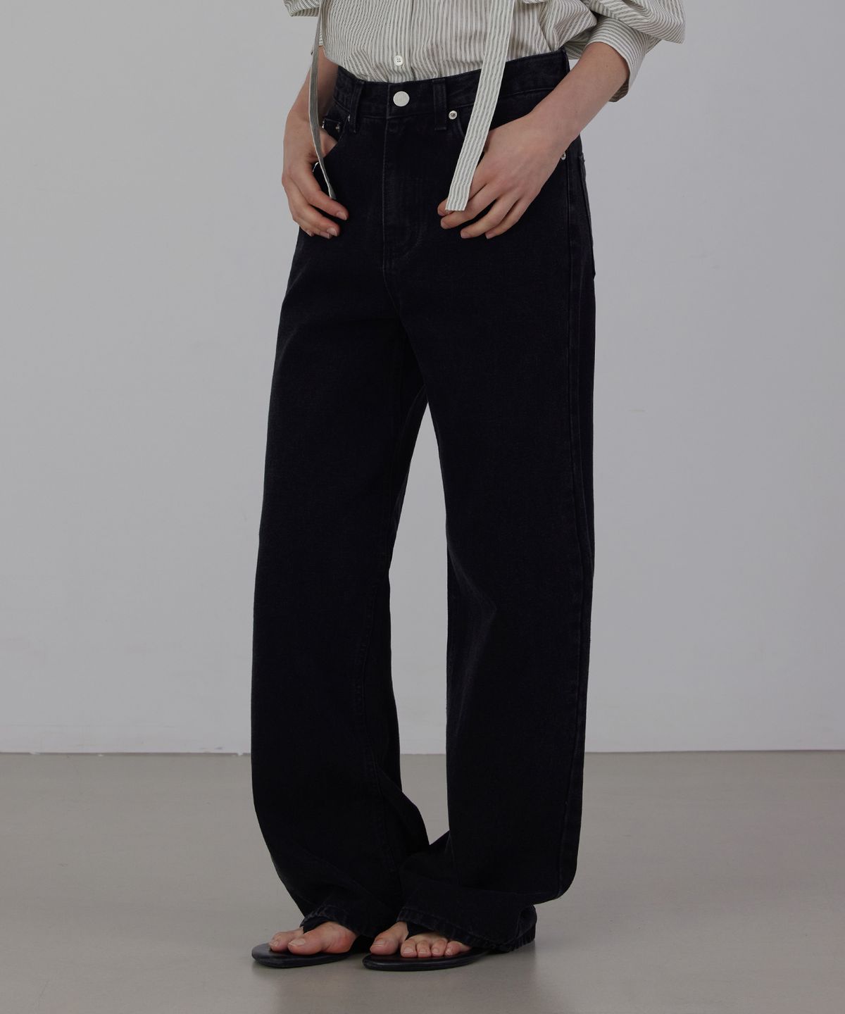 퀸스래빗(Q'SRB) Paul Semi Wide Fit Washing Denim Pants, Black