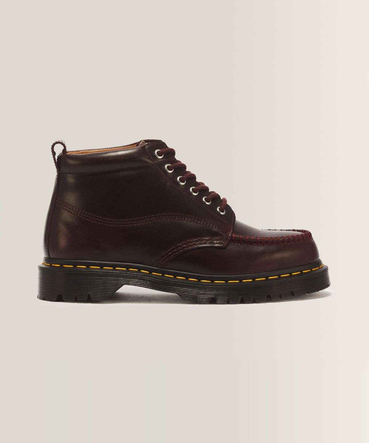 닥터마틴(DR.MARTENS) 로웰 처카 6홀 부츠 - 스파이스 브라운 / 43323200
