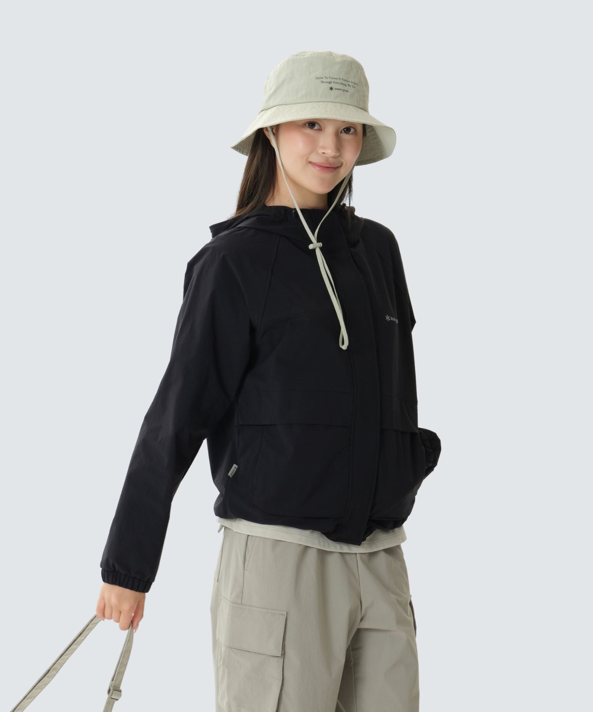 스노우피크 어패럴(SNOWPEAK APPAREL) 루트 여성 바람막이 (S26FWRWB67) Black
