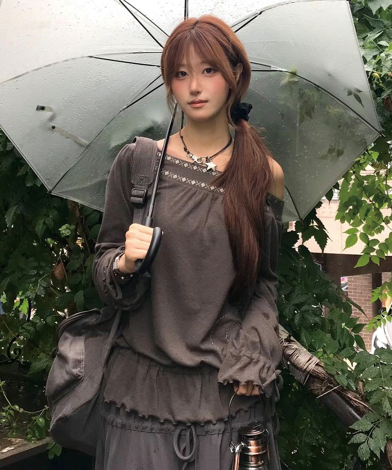 노르딕 니들워크 오프숄더 탑 (브라운)