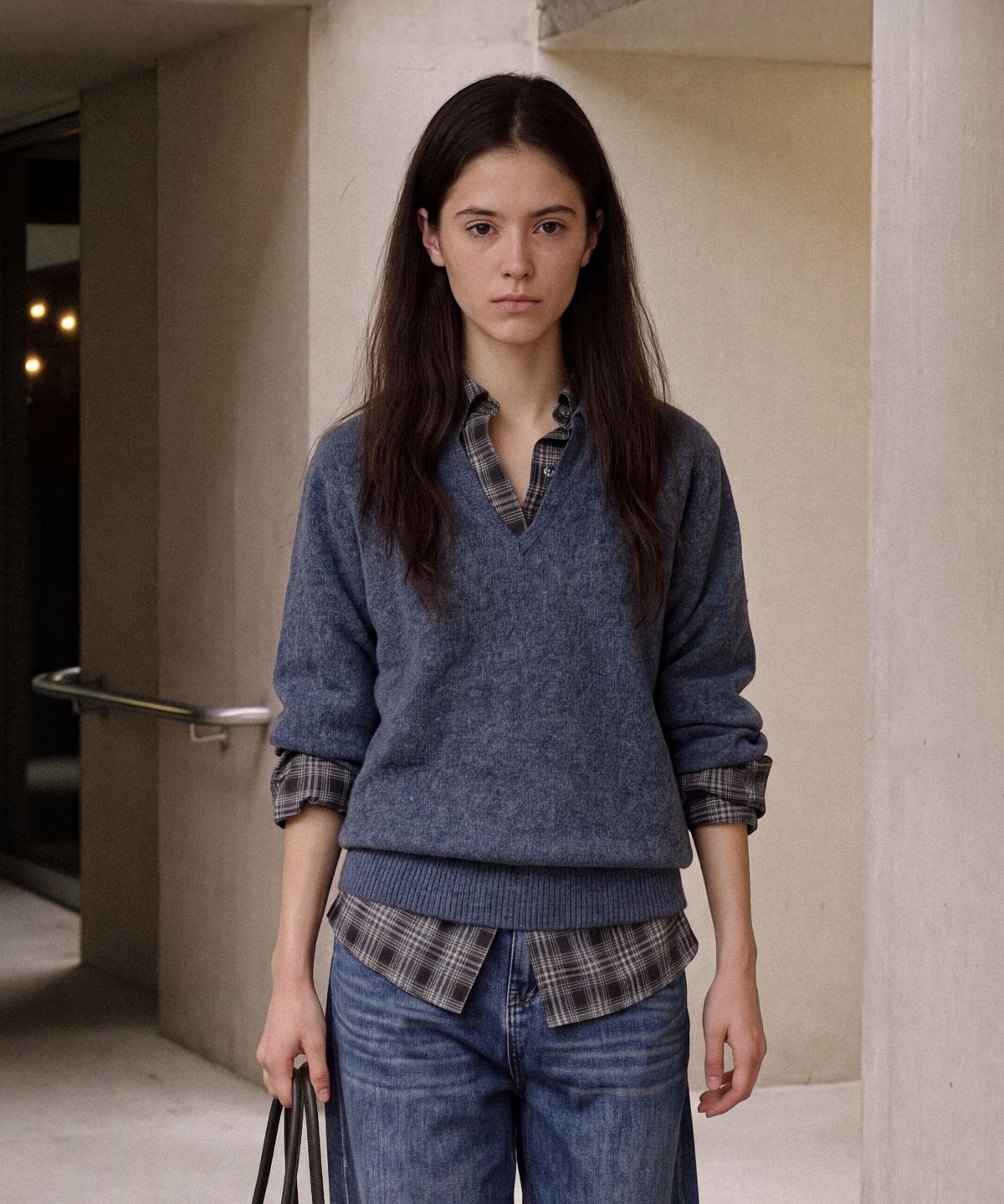 폴뉴아(FOLNUA) DAMAGE V NECK COLLAR KNIT (DUST BLUE)