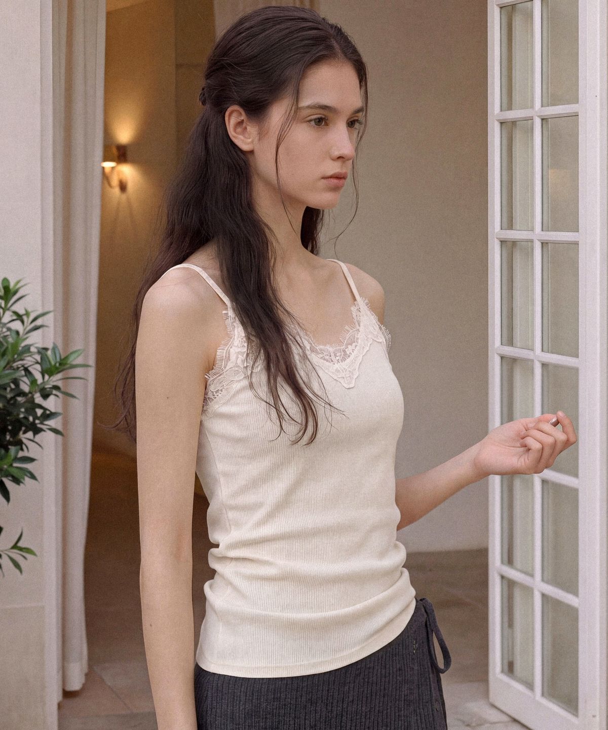 폴뉴아(FOLNUA) MORIN LACE SLEEVELESS (CREAM)