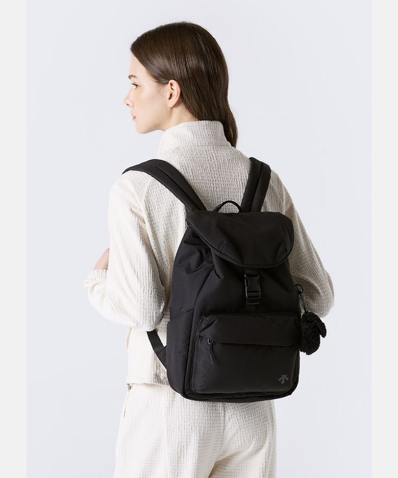 패디드 백팩 (15L 파우치 구성) 블랙 SR423UBPO1