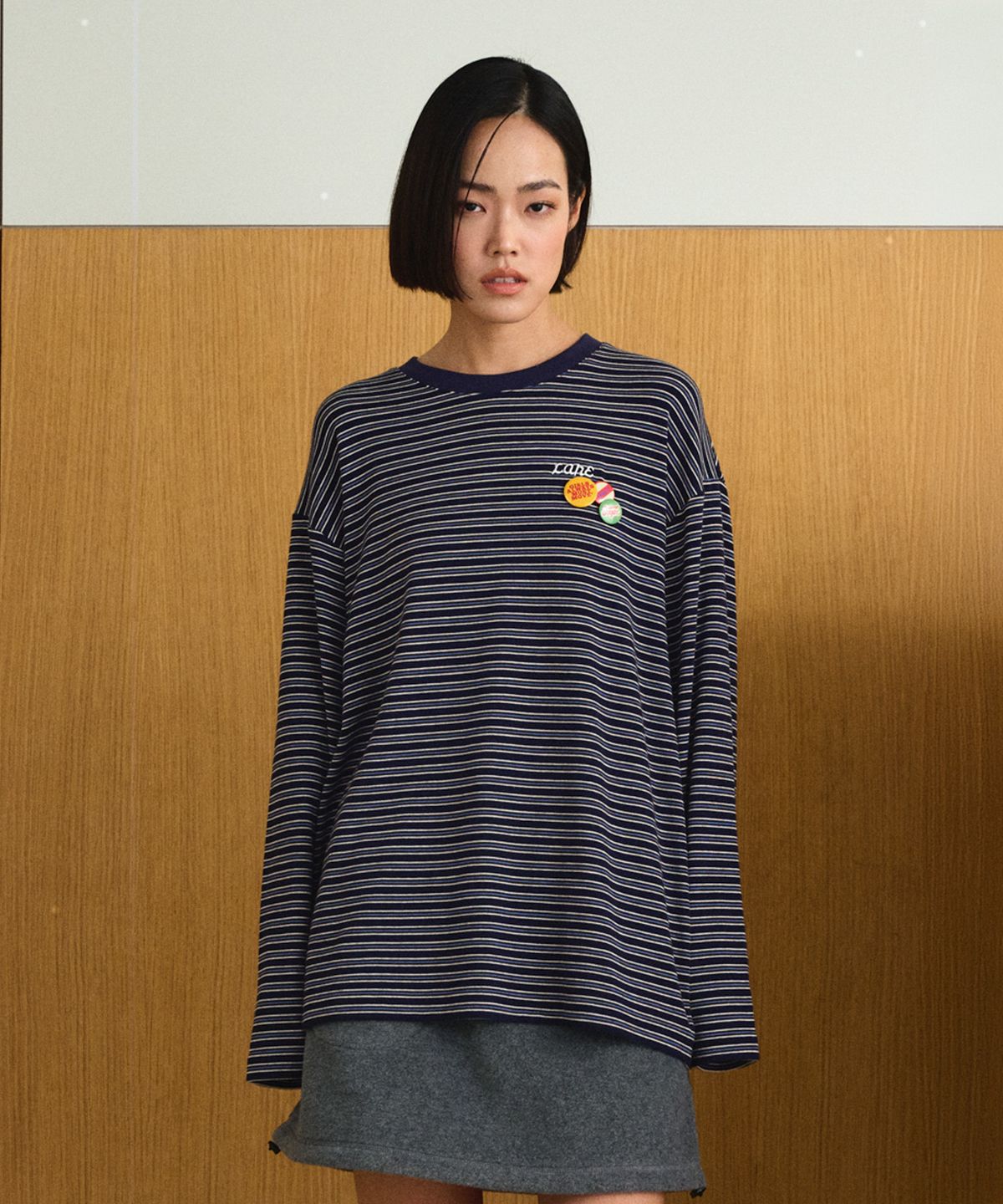 레인 아파트먼트(LANE APARTMENT) STRIPE LOGO T-SHIRTS [NAVY]