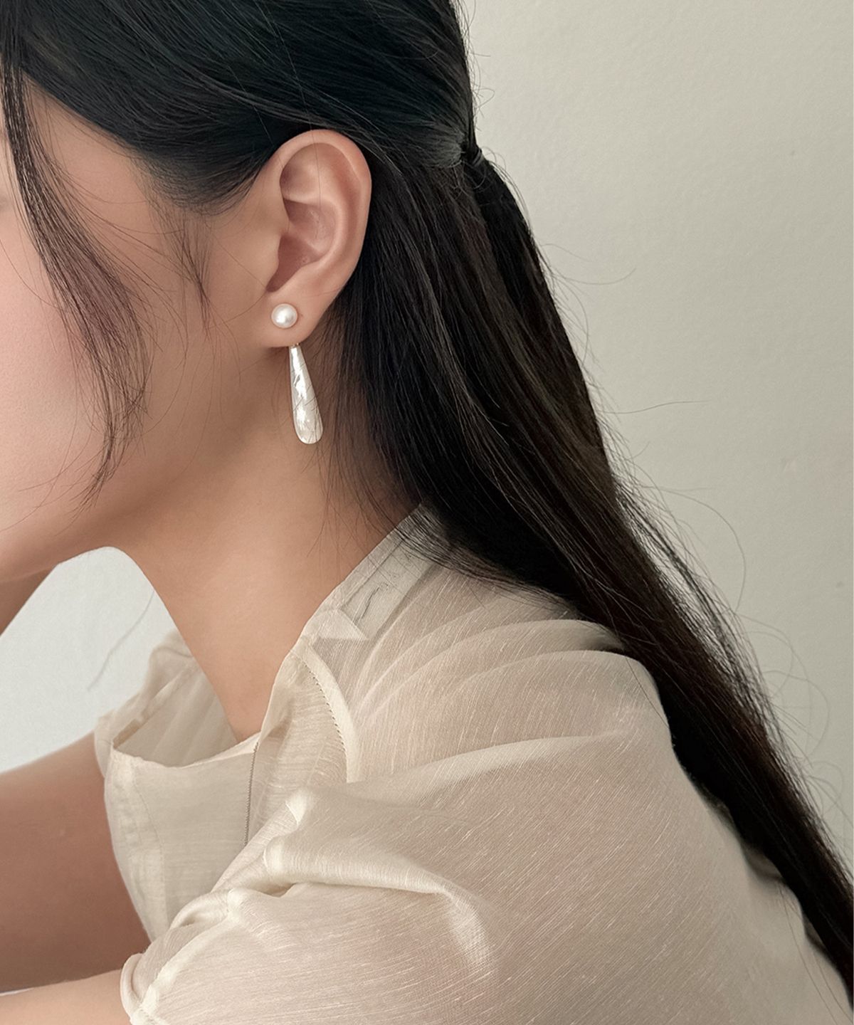 오시에르(osier) Ebon Light Earrings