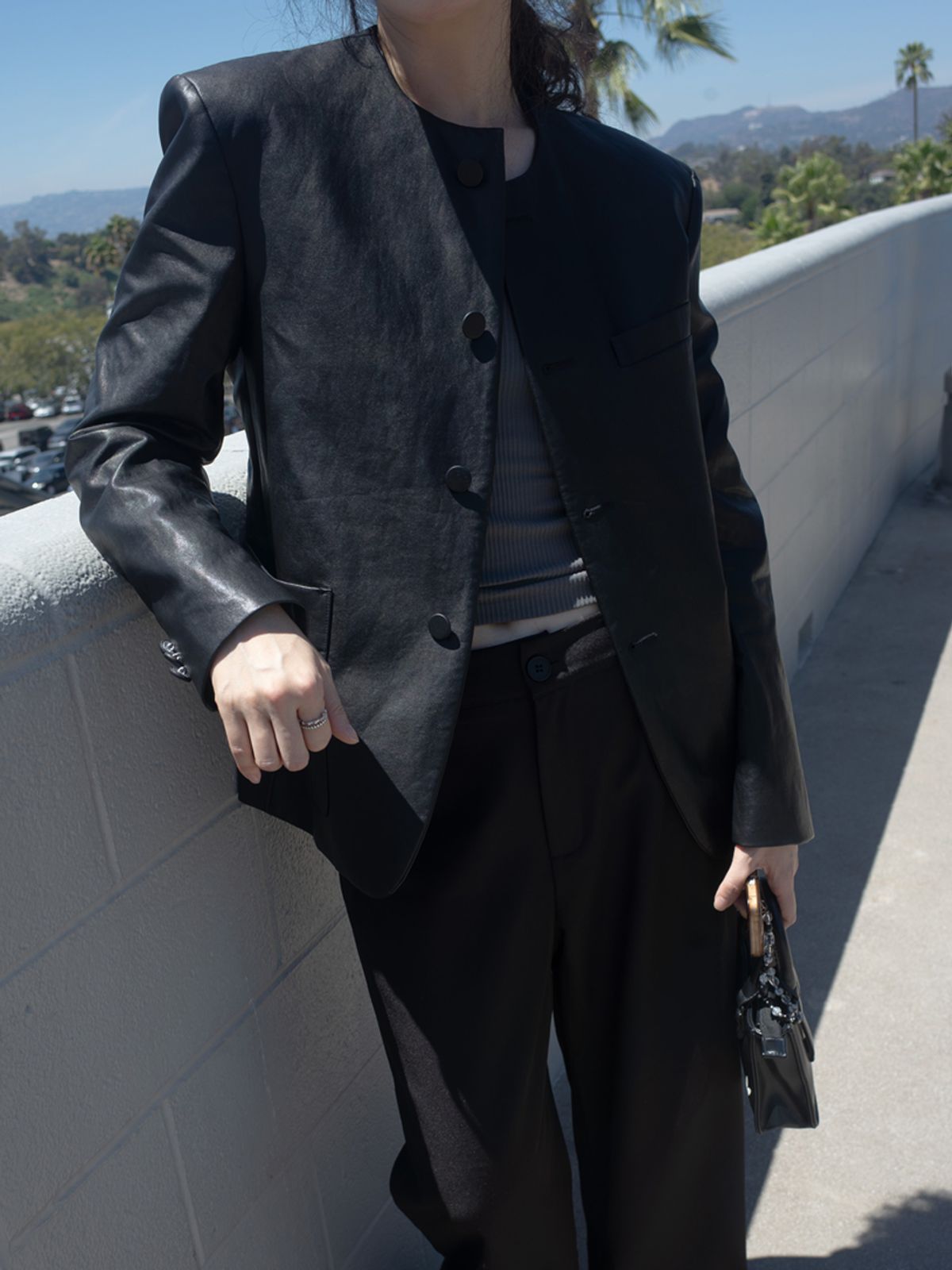 고저(GOZER) Collarless PU Blazer