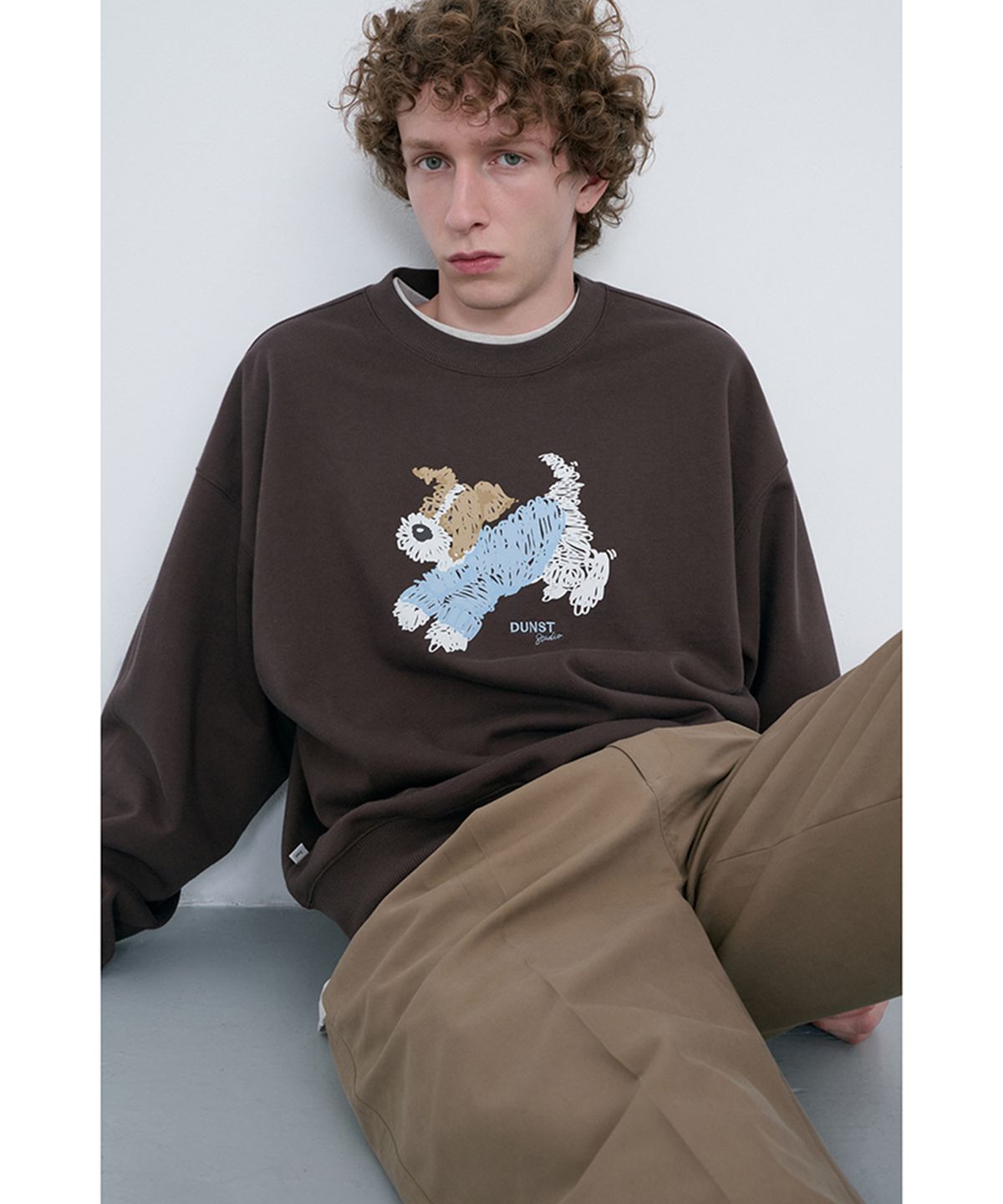 던스트 포 맨(DUNST FOR MEN) UNISEX PUPPY SWEATSHIRT_UDTS6C112_BROWN