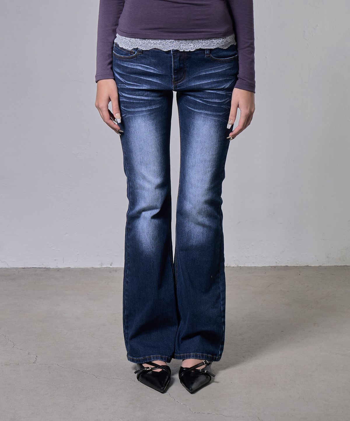 팬시클럽(FANCY CLUB) 워시드 부츠컷 팬츠 (MID BLUE) F26ZD473