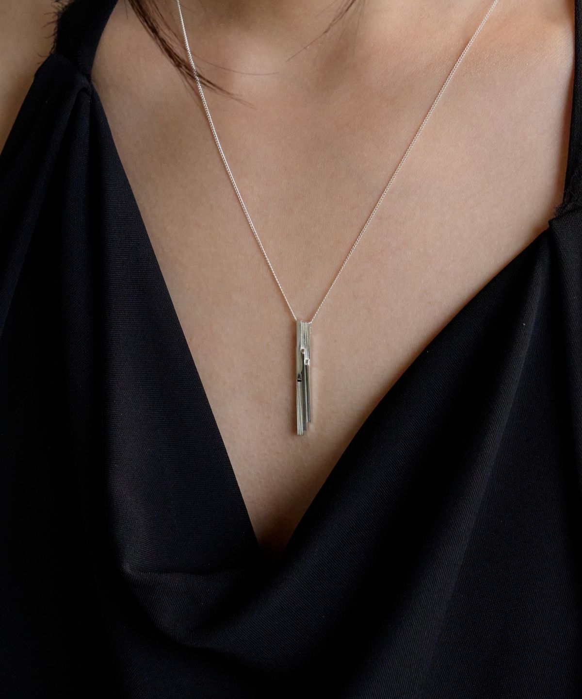 바라두(BARADU) 925 Cliff long necklace