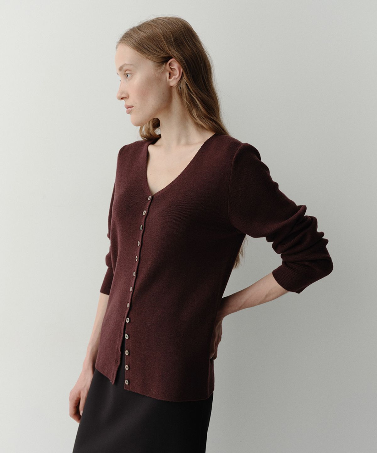 이아(EAAH) WOOL BUTTON KNIT CARDIGAN (BURGUNDY)