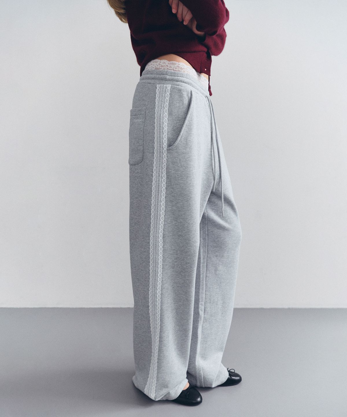 로라로라(ROLAROLA) LACE SAGGING SWEAT PANTS MELANGE GRAY