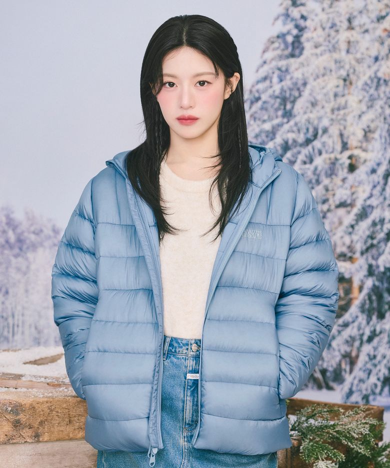 [고윤정 착용] HOODED LIGHTWEIGHT DOWN JACKET ash blue