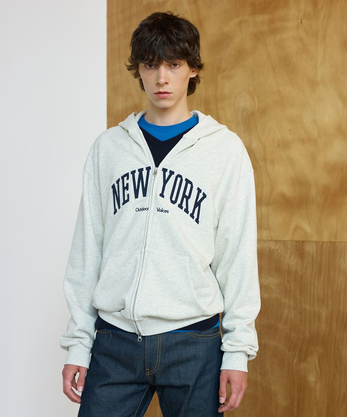 아웃도어 보이스(OUTDOOR VOICES) NEW YORK VARSITY ZIP UP SWEAT HOODIE (LIGHT HEATHER GRAY)