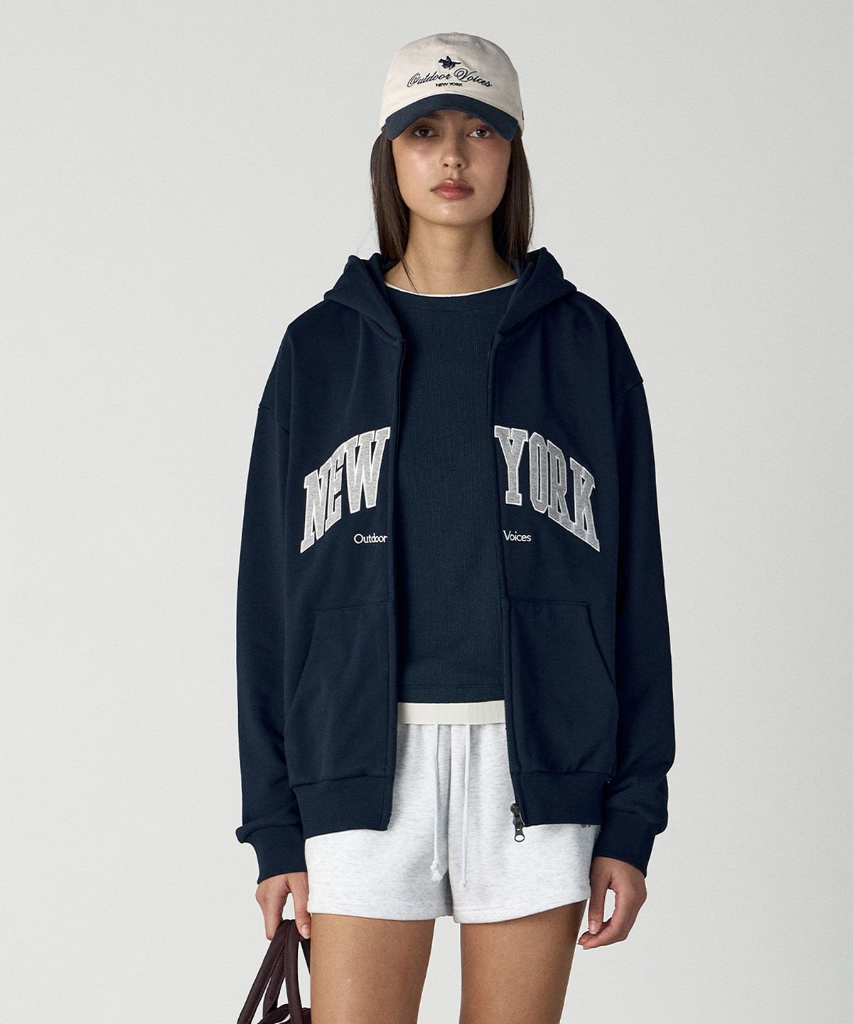 아웃도어 보이스(OUTDOOR VOICES) NEW YORK VARSITY ZIP UP SWEAT HOODIE (NAVY)