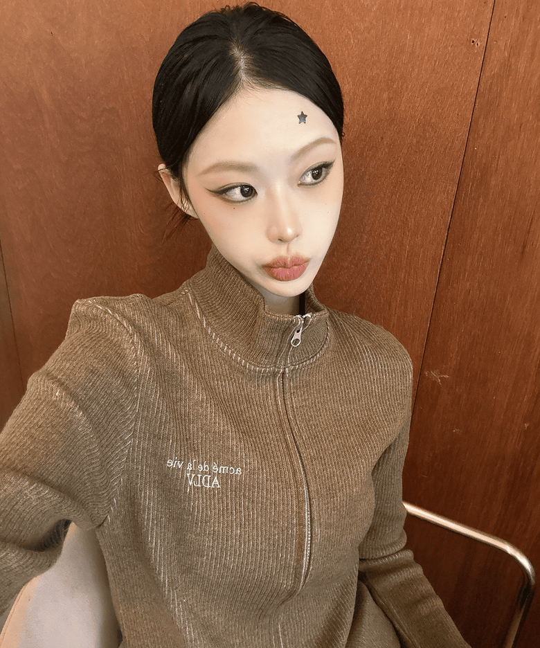 WOMAN RIBBED CROP ZIP UP