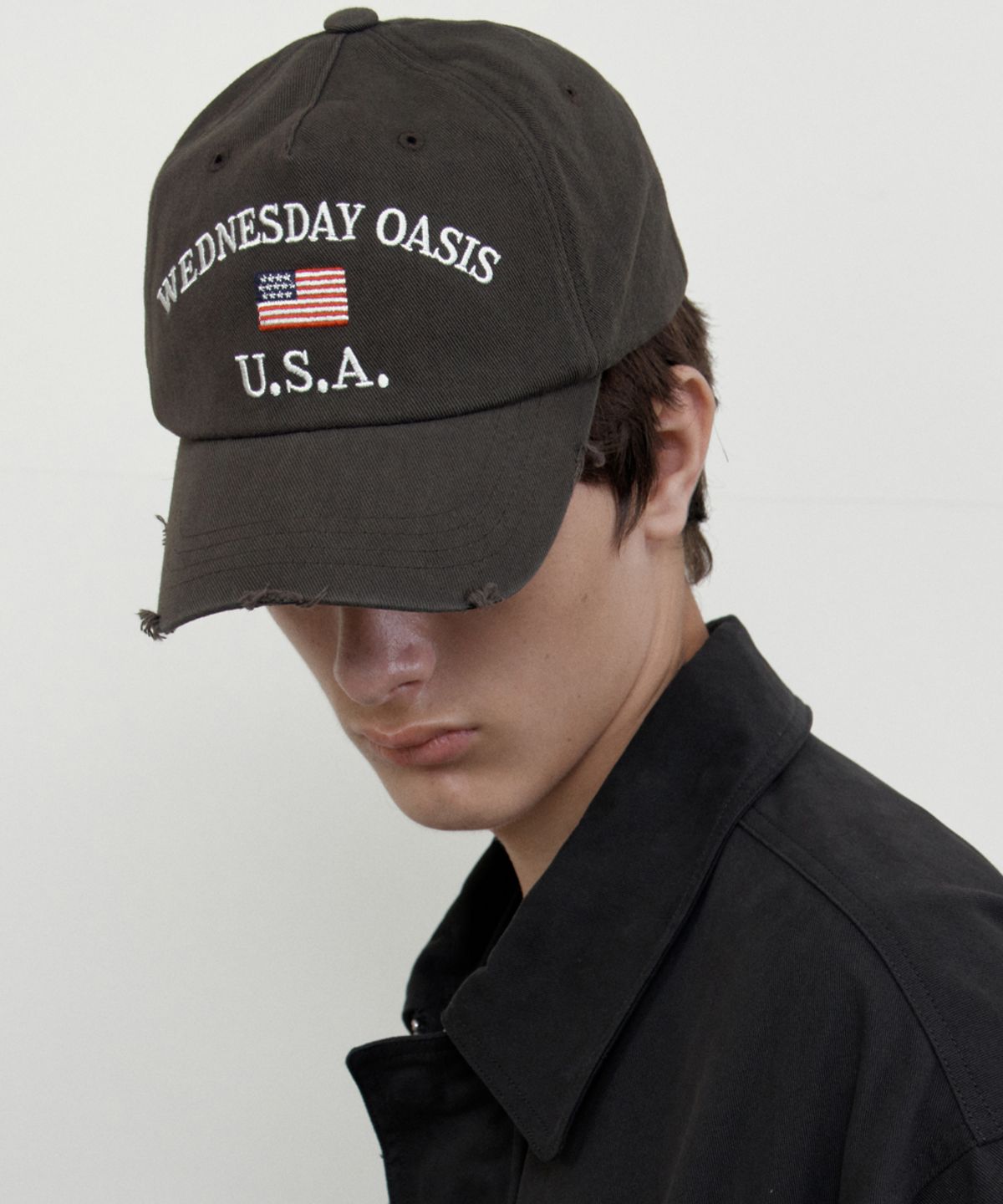 웬즈데이오아시스(WEDNESDAY OASIS) 플래그 데미지 볼캡_DEEP BROWN(WB6AC07)