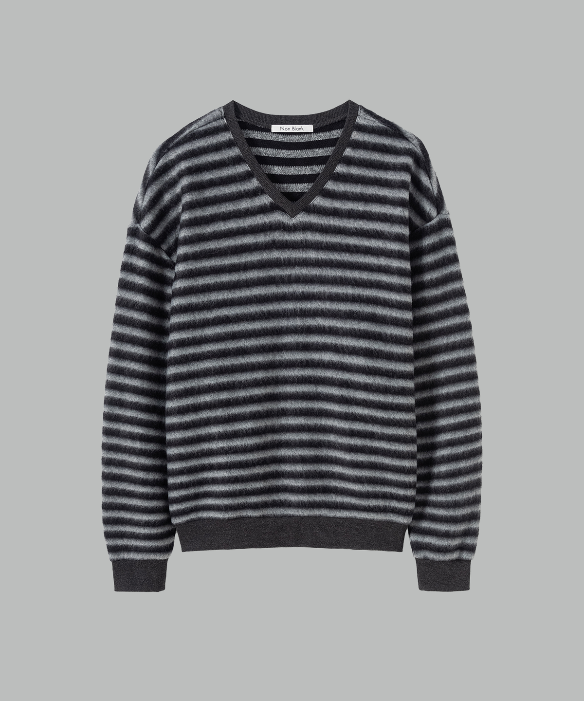 넌블랭크(NONBLANK) 헤어리 스트라이프 V넥 LS 티셔츠_GREY