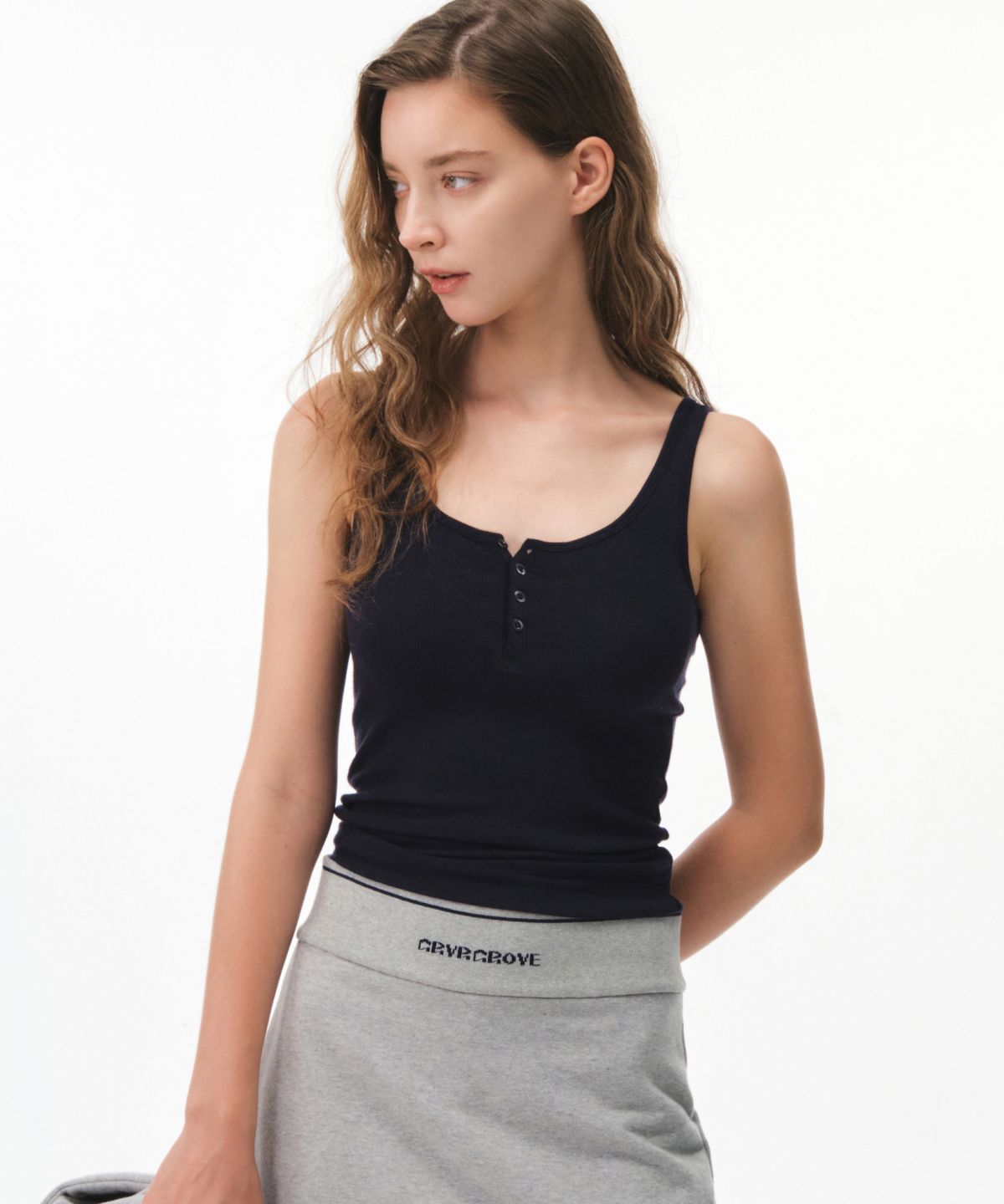 그로브(GROVE) SIENA SLEEVELESS (NAVY)