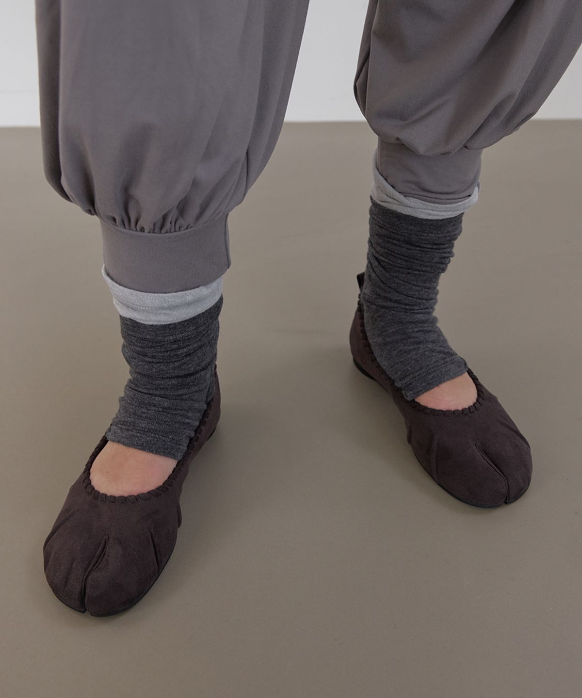 아수라(ASURA) ANGORA LEG WARMER (CHARCOAL)