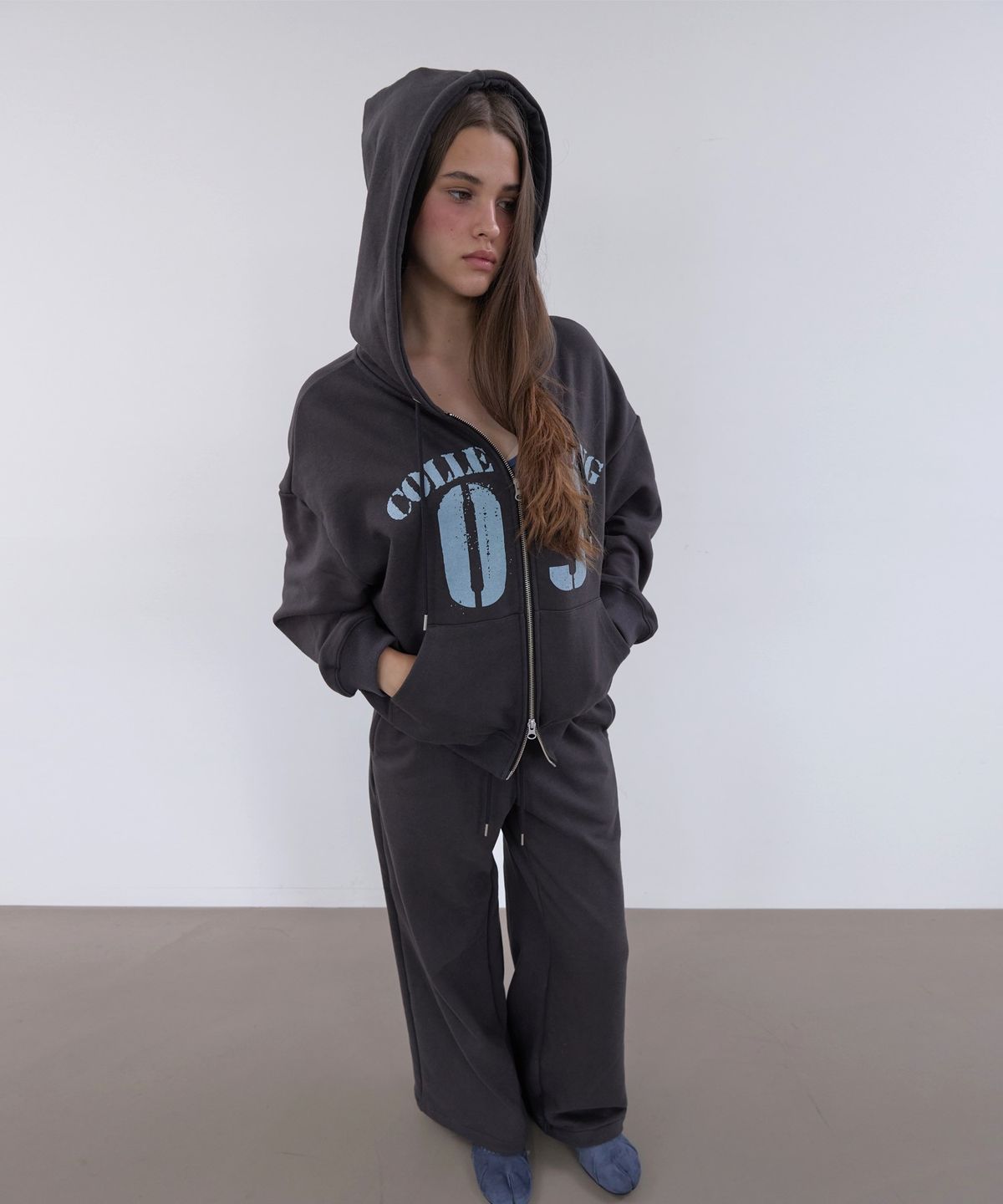 아수라(ASURA) ESSENTIAL HOOD ZIP-UP (CHARCOAL)