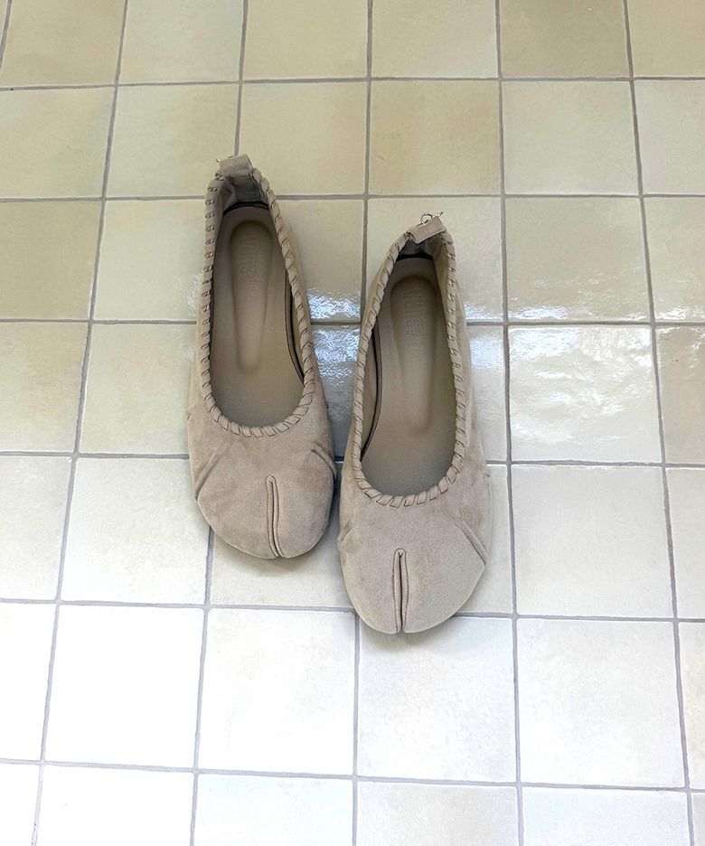 TWIST SUEDE TABI (BEIGE)