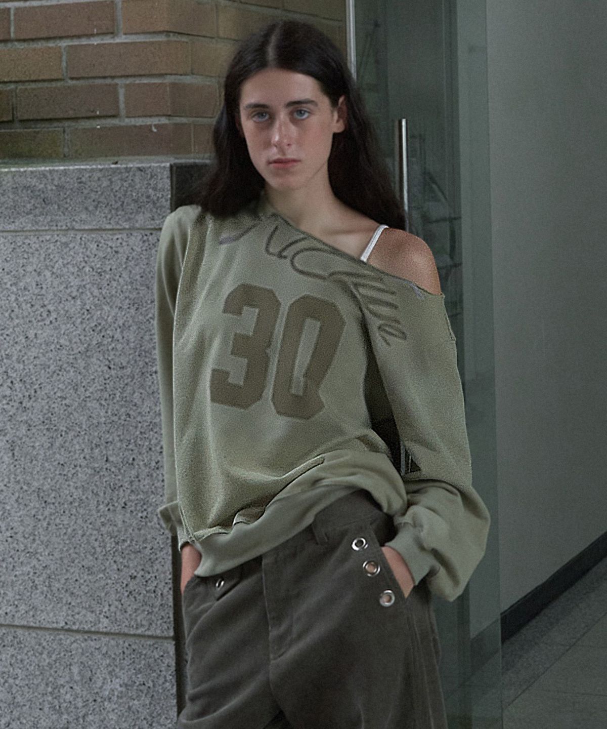 기준(KIJUN) 30 ONE-SHOULDER SWEATSHIRT_SAGE