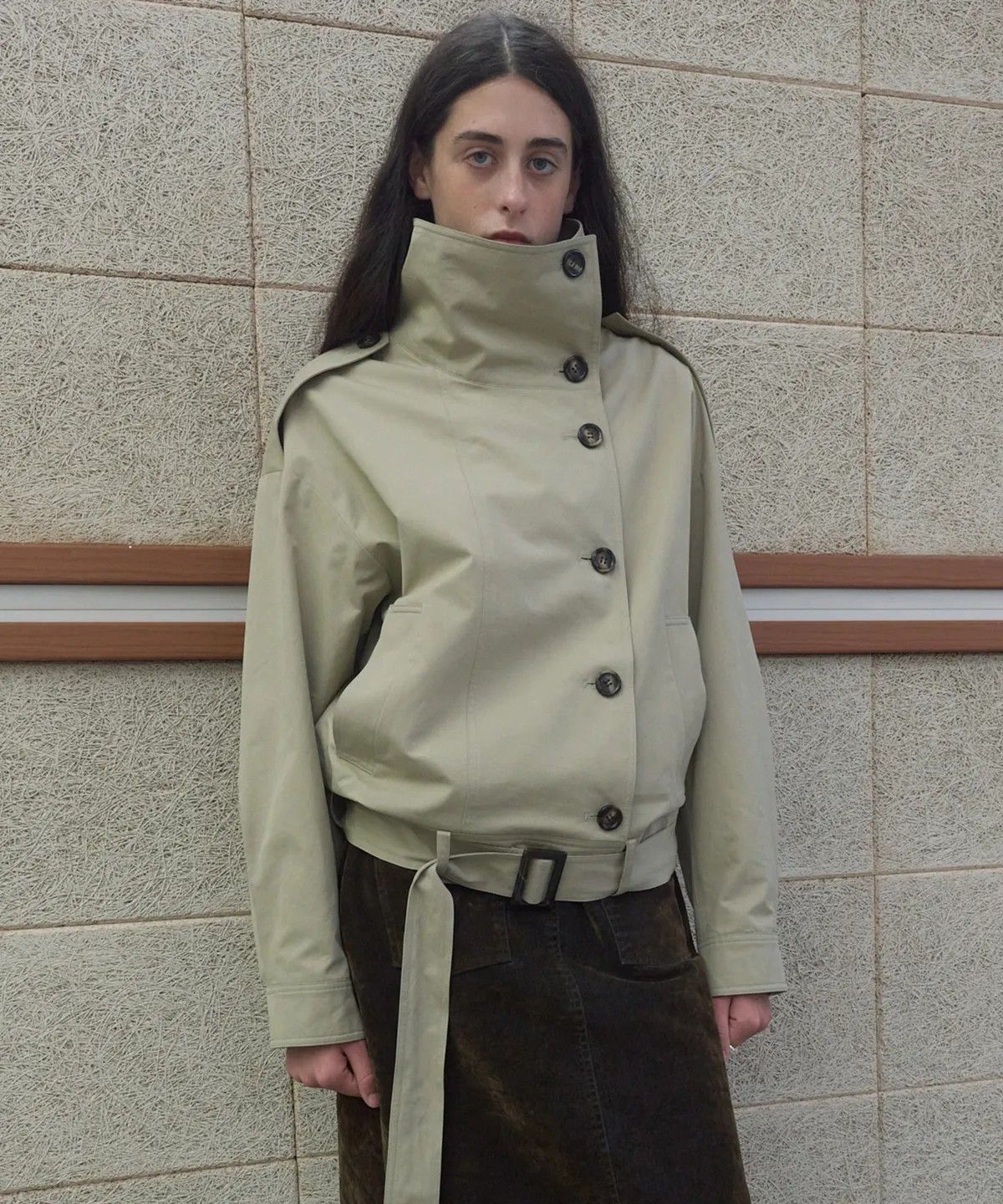 기준(KIJUN) BELTED HALF TRENCH JACKET_BEIGE