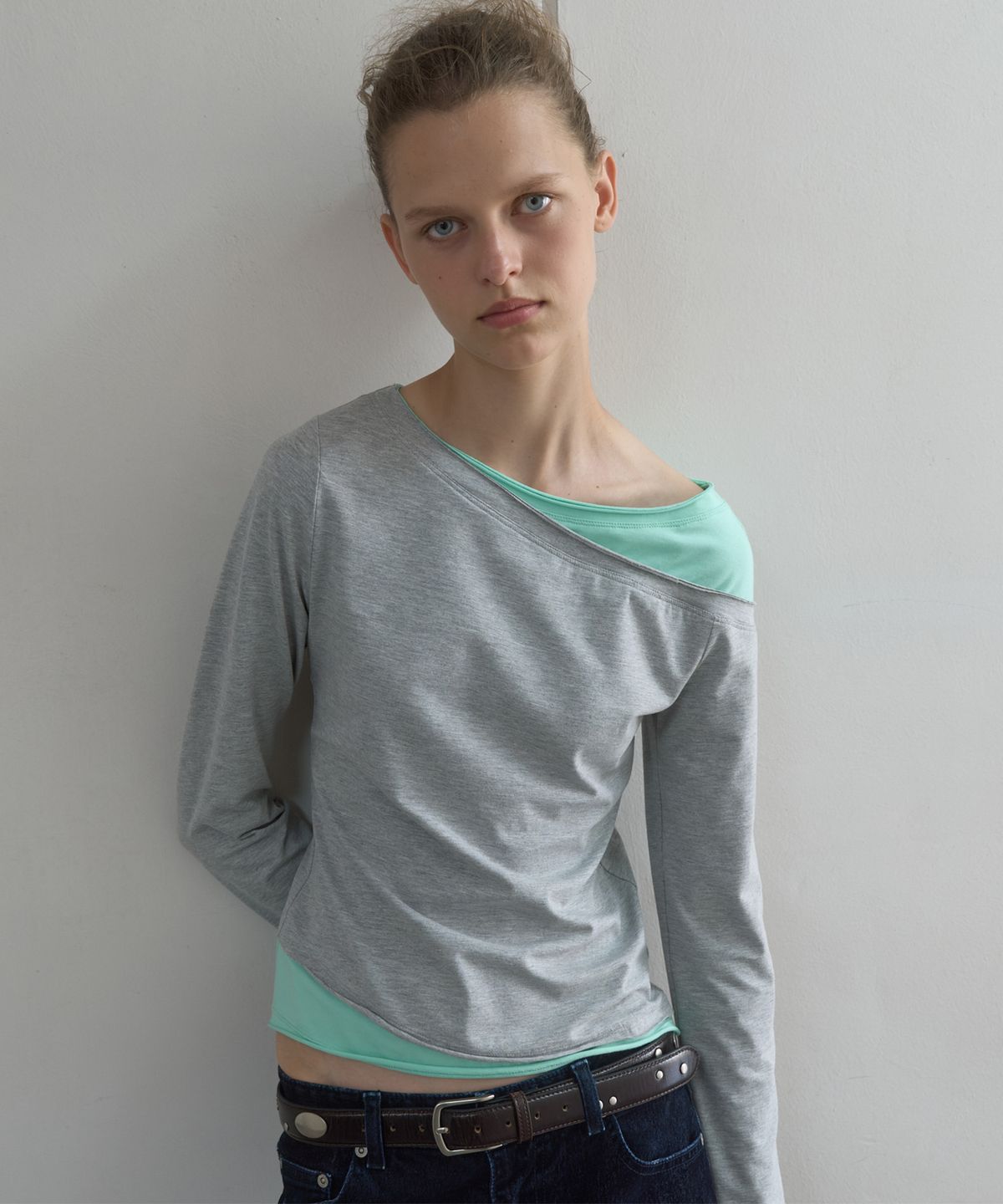 기준(KIJUN) TILTED LAYERED LONG SLEEVE TOP_MELANGE GREY