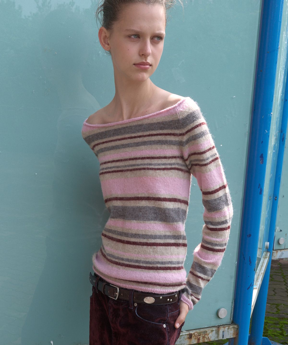 기준(KIJUN) STRIPE OFF-SHOULDER KNIT TOP_PINK