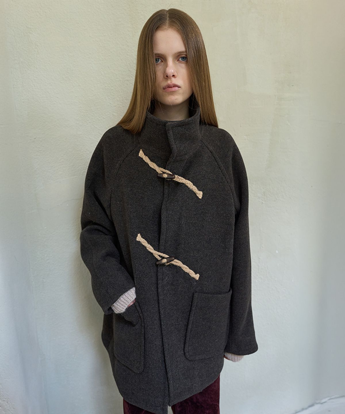 기준(KIJUN) ASYMMETRIC TOGGLE HALF COAT_D/BROWN