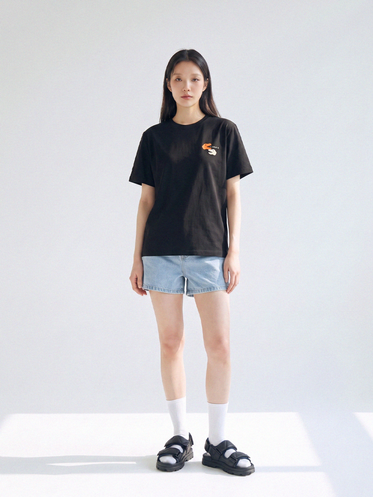 바이브라디(VIBRADIE) 다이노 그래픽 반팔 티셔츠 BK