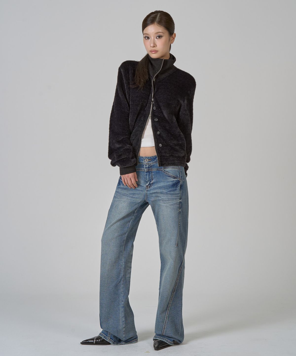 지제뮤지엄(ZIZEMUSEUM) CURVED STRAIGHT DENIM PANTS (BLUE)