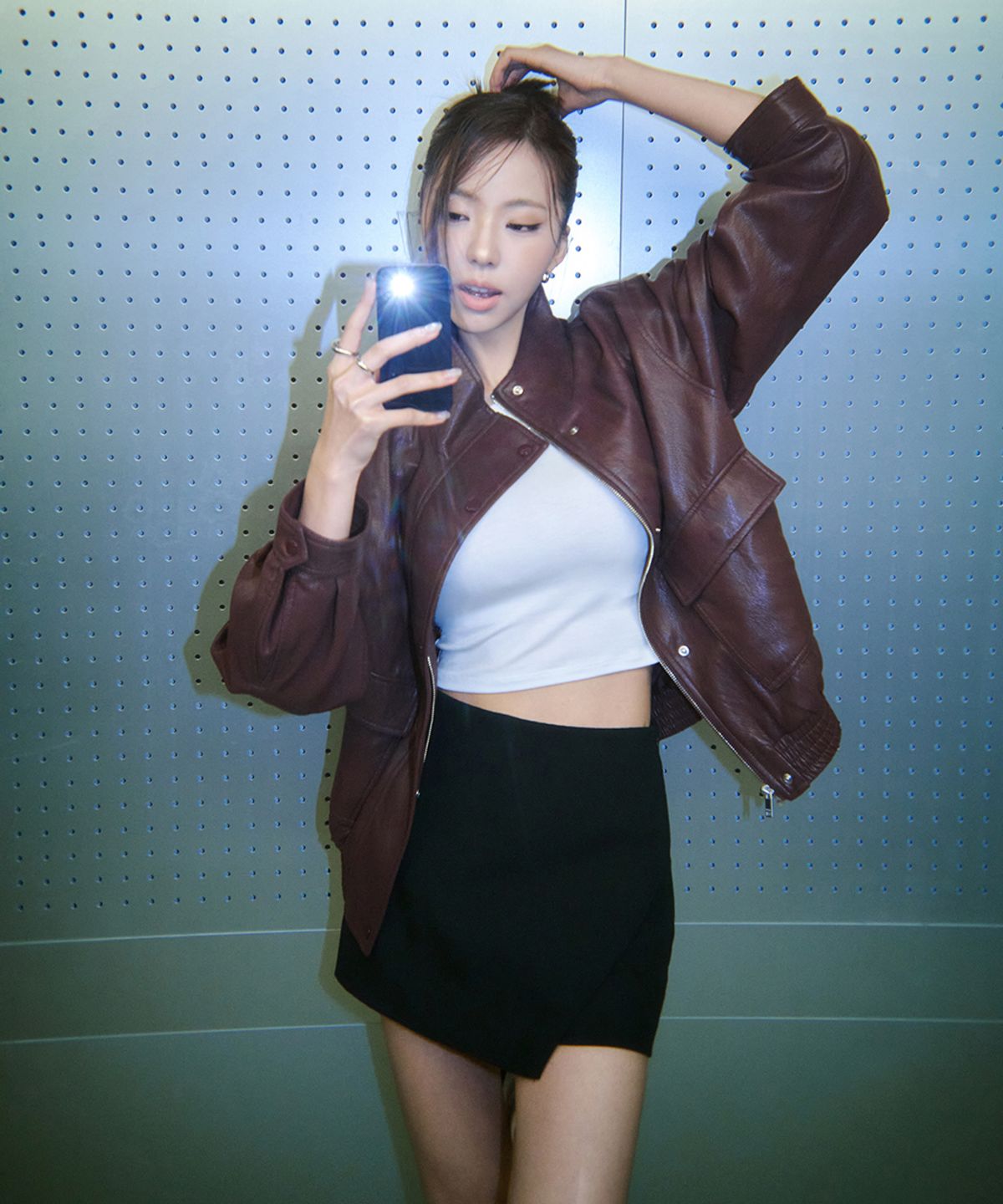 더엣지(THEATG) 26FW FAUX 레더 봄버재킷