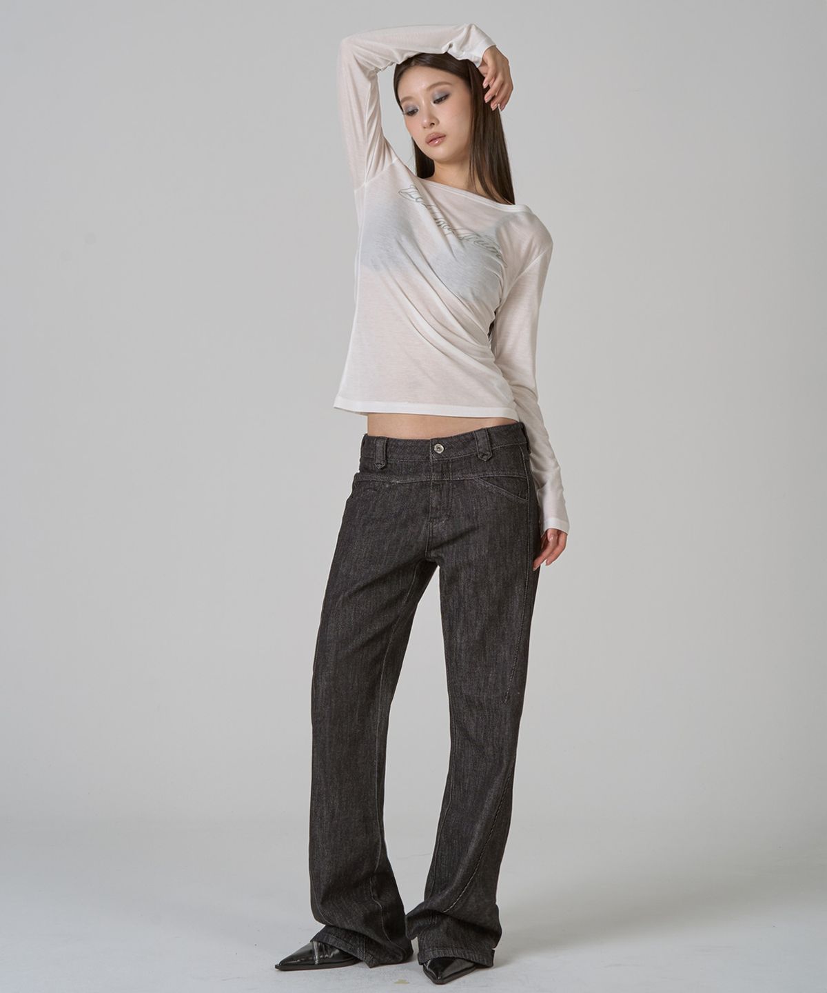 지제뮤지엄(ZIZEMUSEUM) CURVED STRAIGHT DENIM PANTS (BLACK)