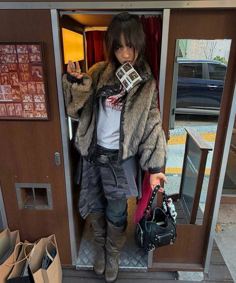 REVERSIBLE FUR JACKET [BLACK]
