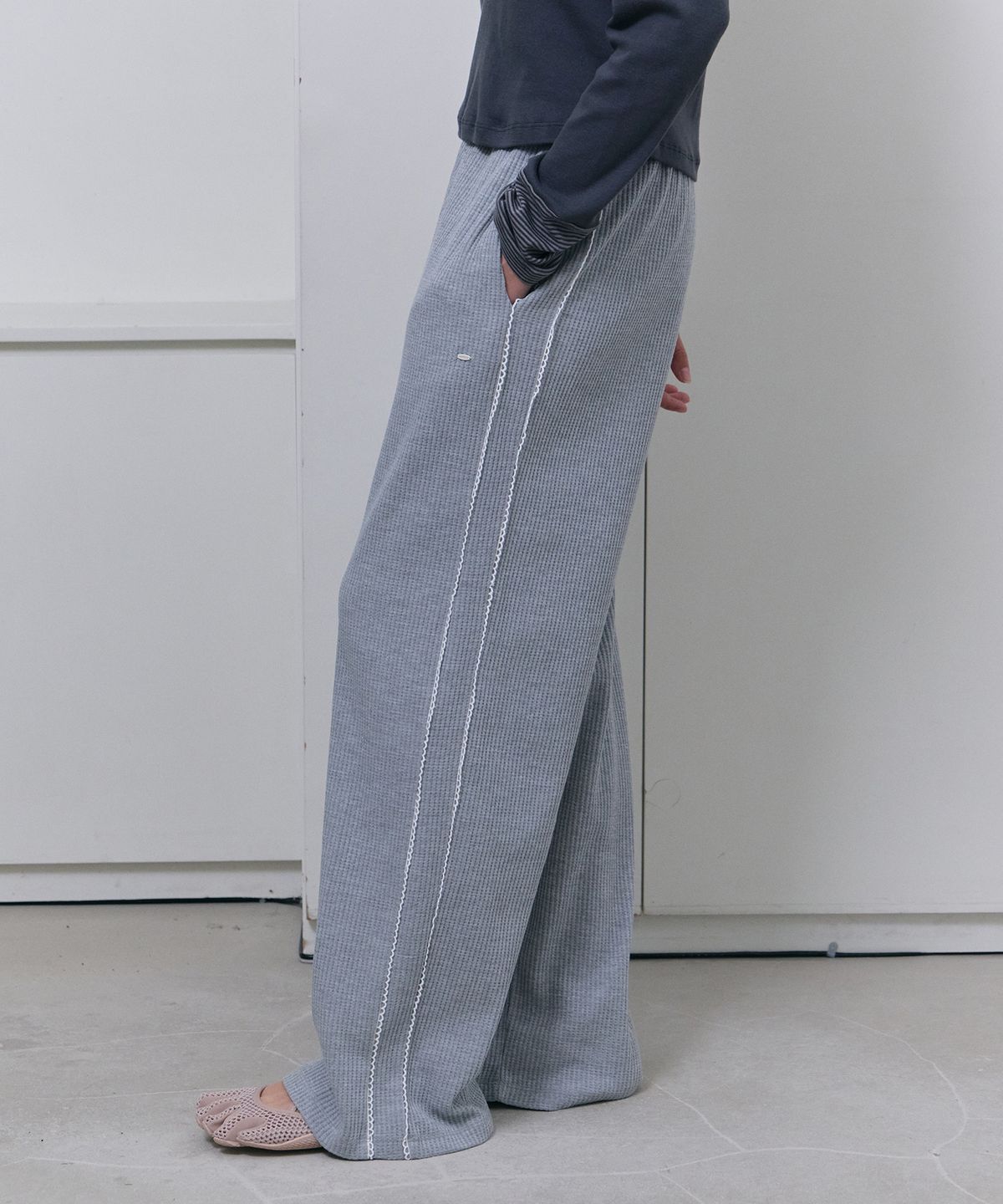 디어스토커(DEARSTALKER) Lennon Lace Track Pants Grey
